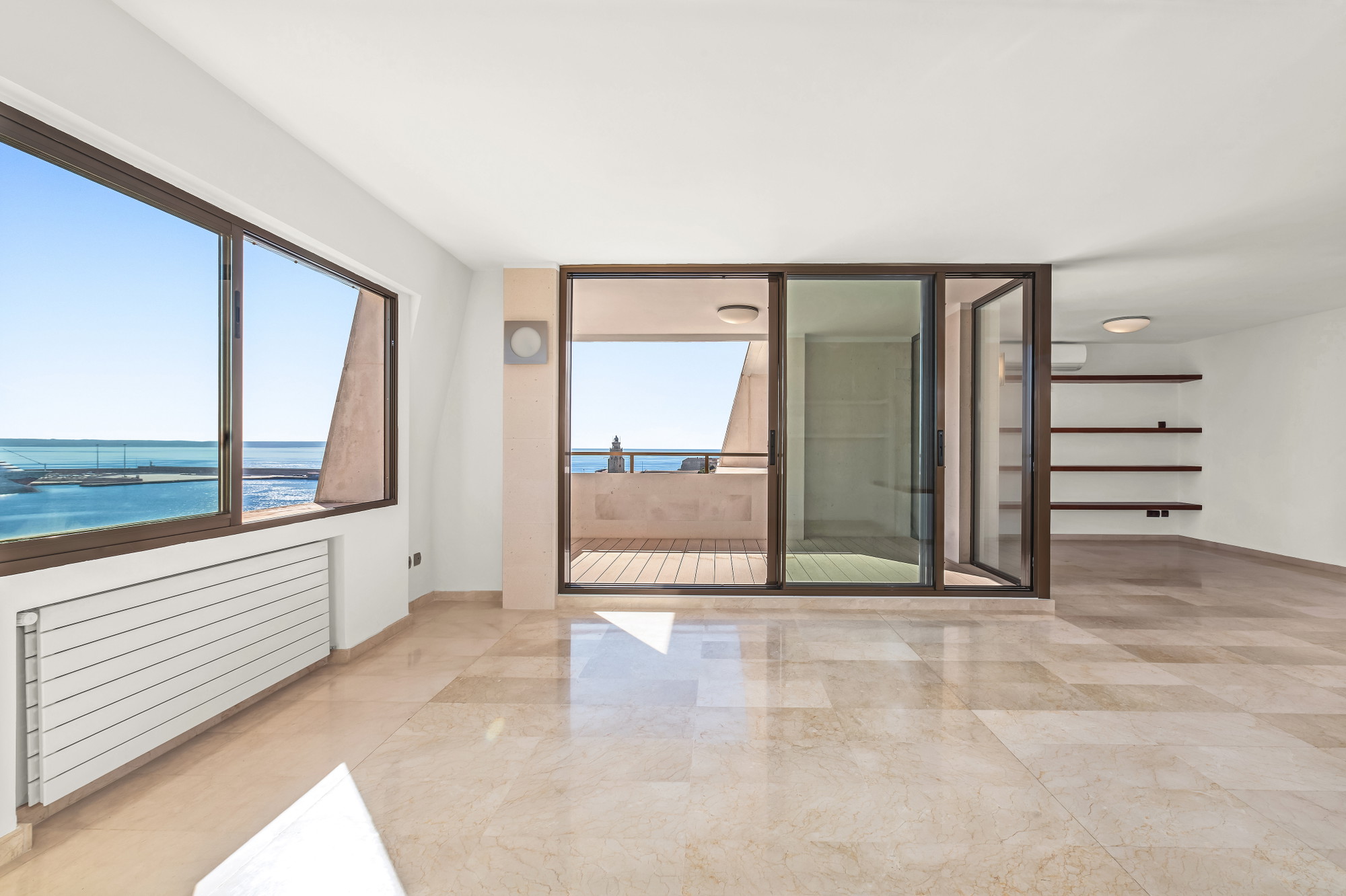 Wonderful Penthouse with spectacular sea and city views-5