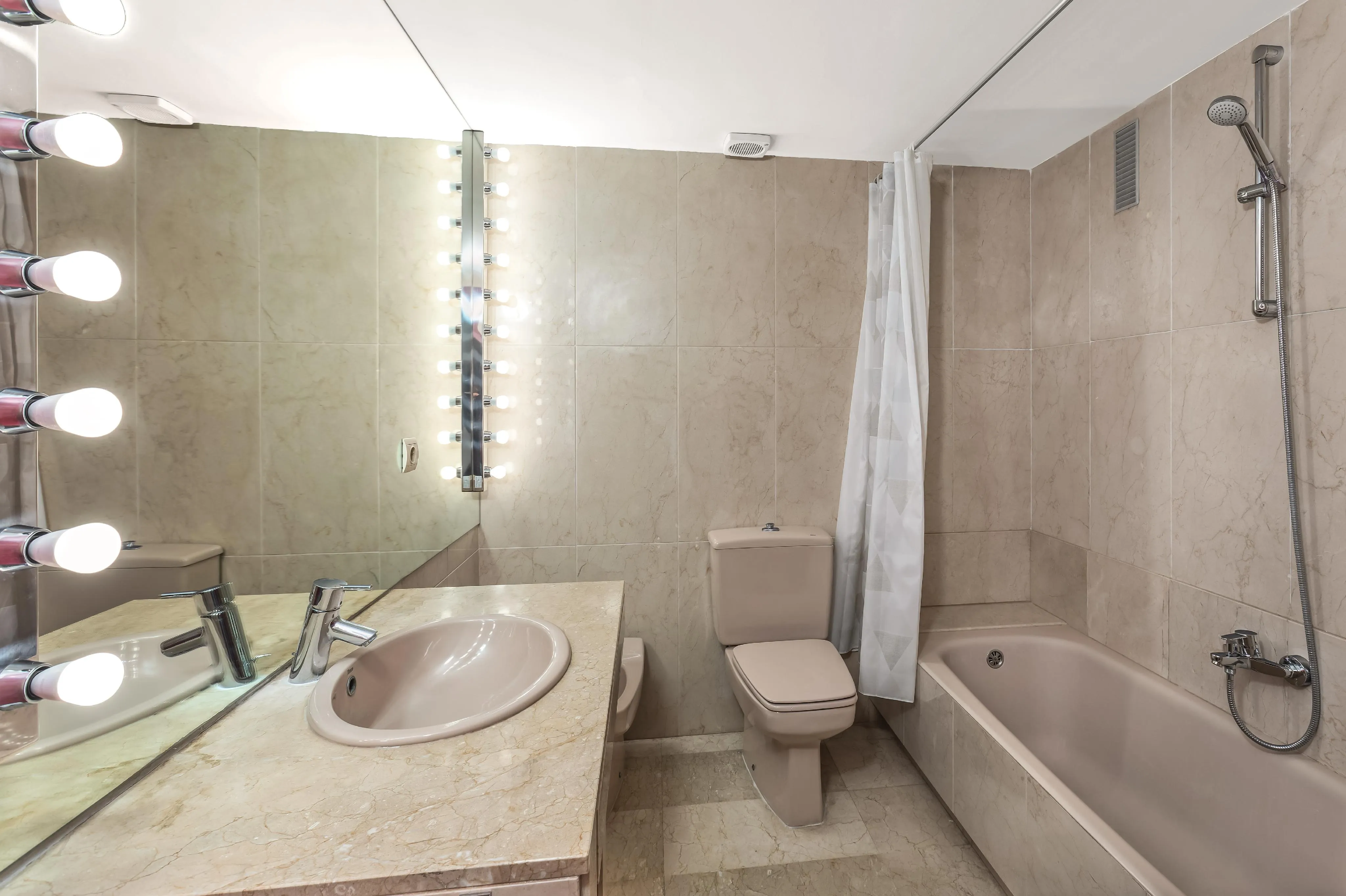 Wonderful Penthouse with spectacular sea and city views-10