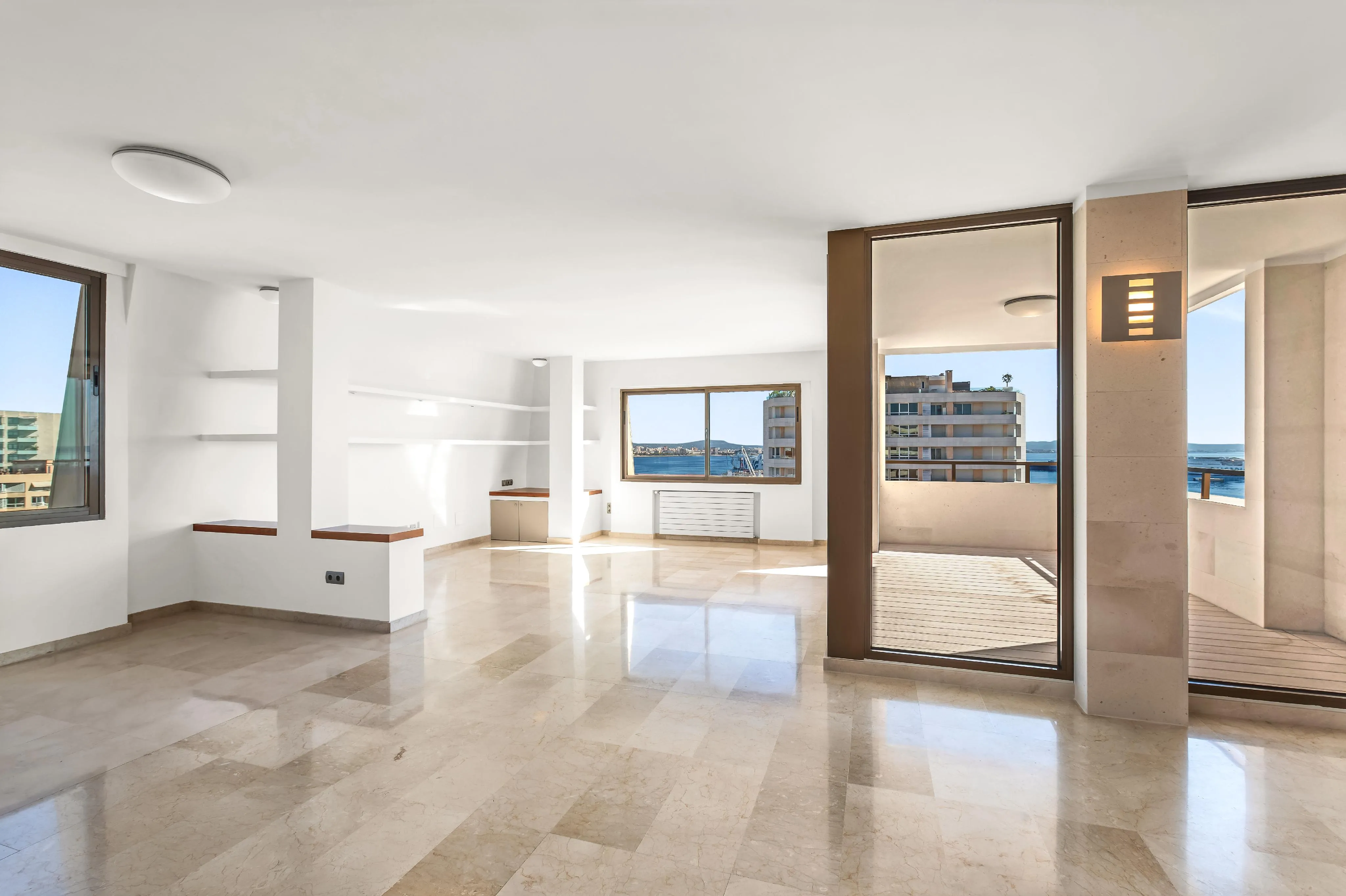 Maravilloso Ático con Espectaculares vistas al mar y a la ciudad-3