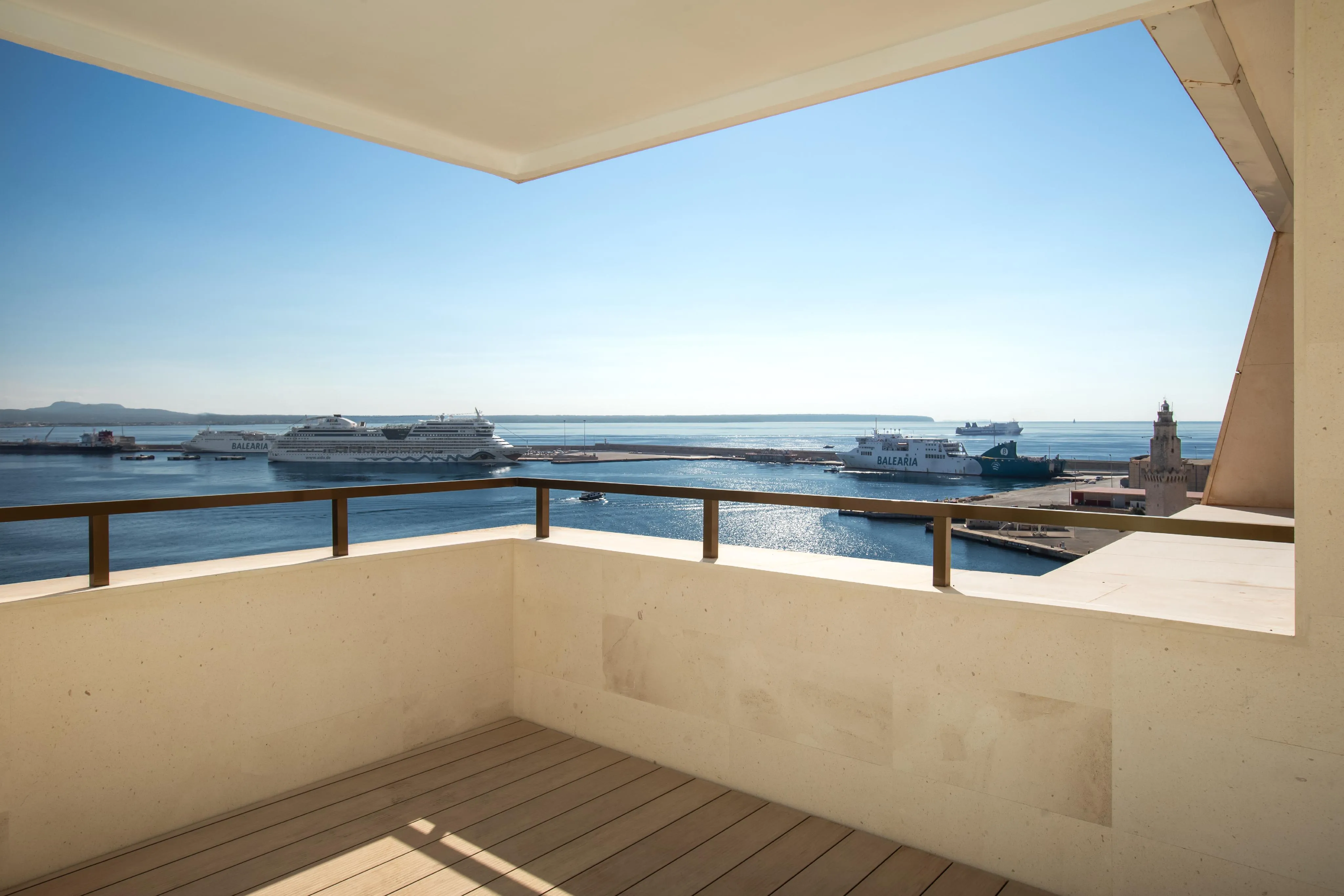 Wundervolles Penthouse mit spektakulärem Meer und Stadtblick-1