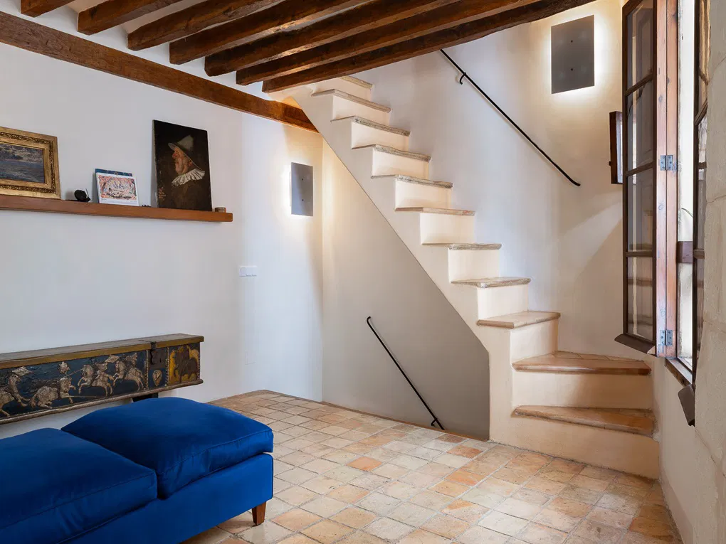 Exceptional apartment with house feeling-5