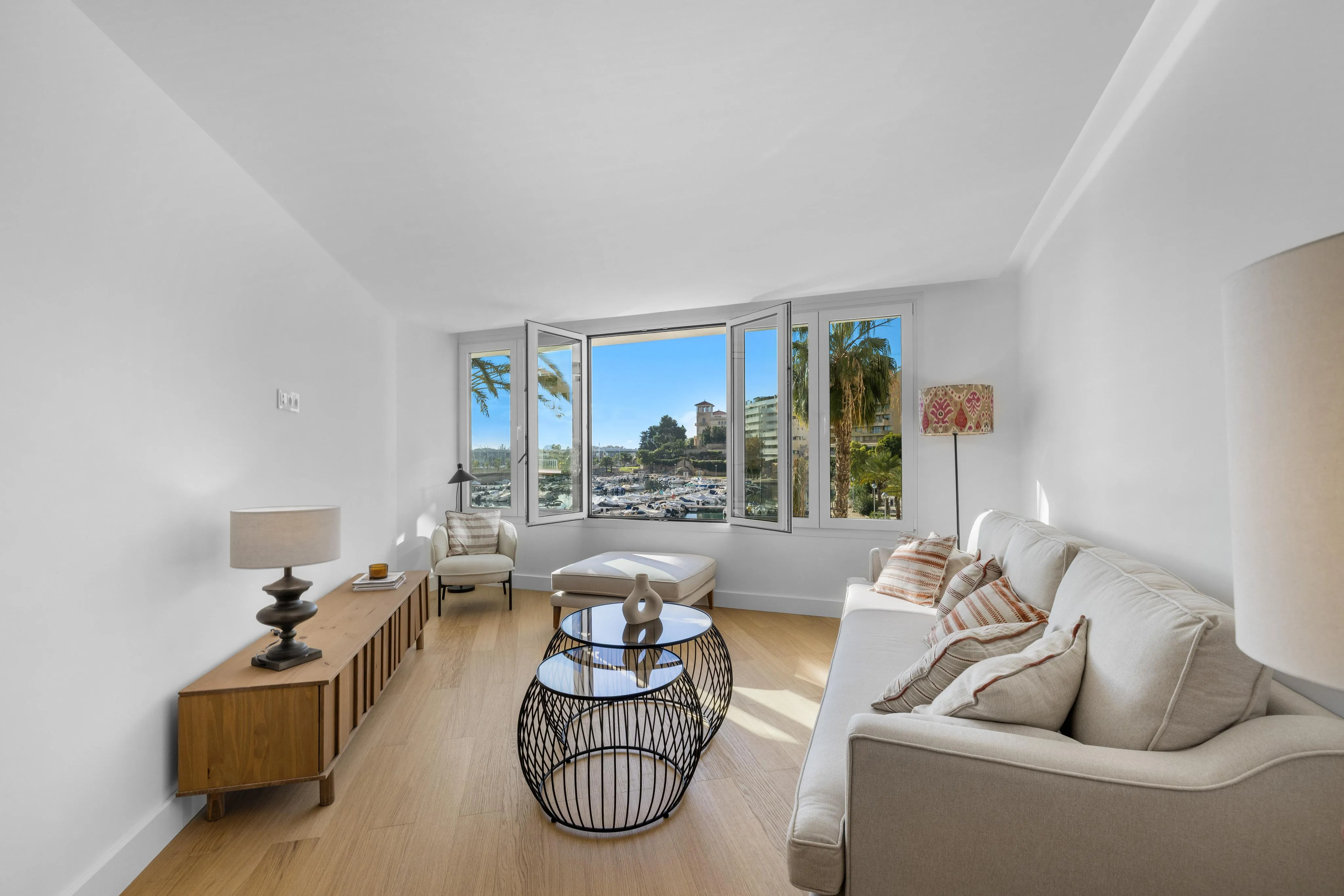 Elegant renovated home in the heart of Can Bárbara-2