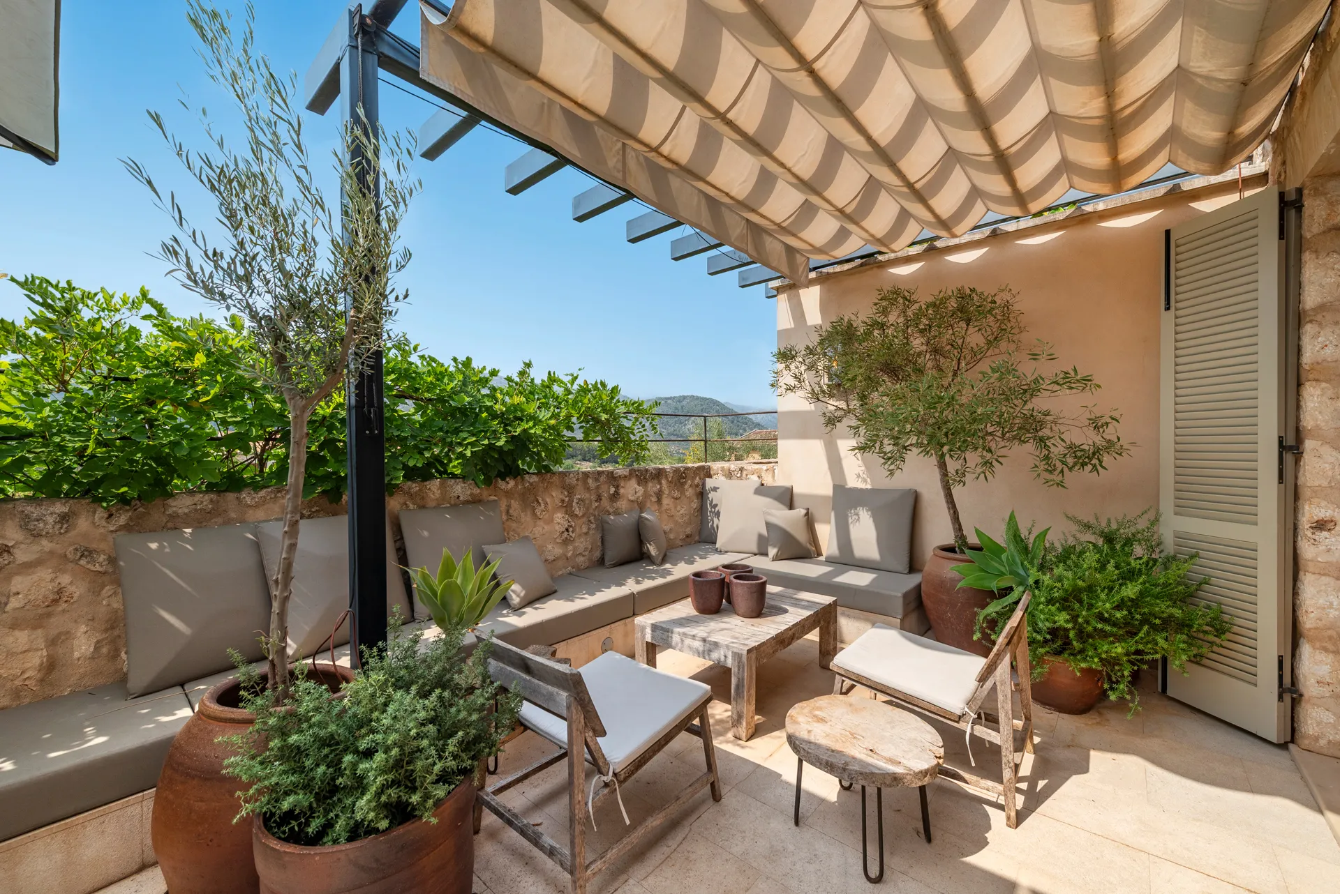 Modern and elegant semi-detached house in Campanet with ETV licence-14