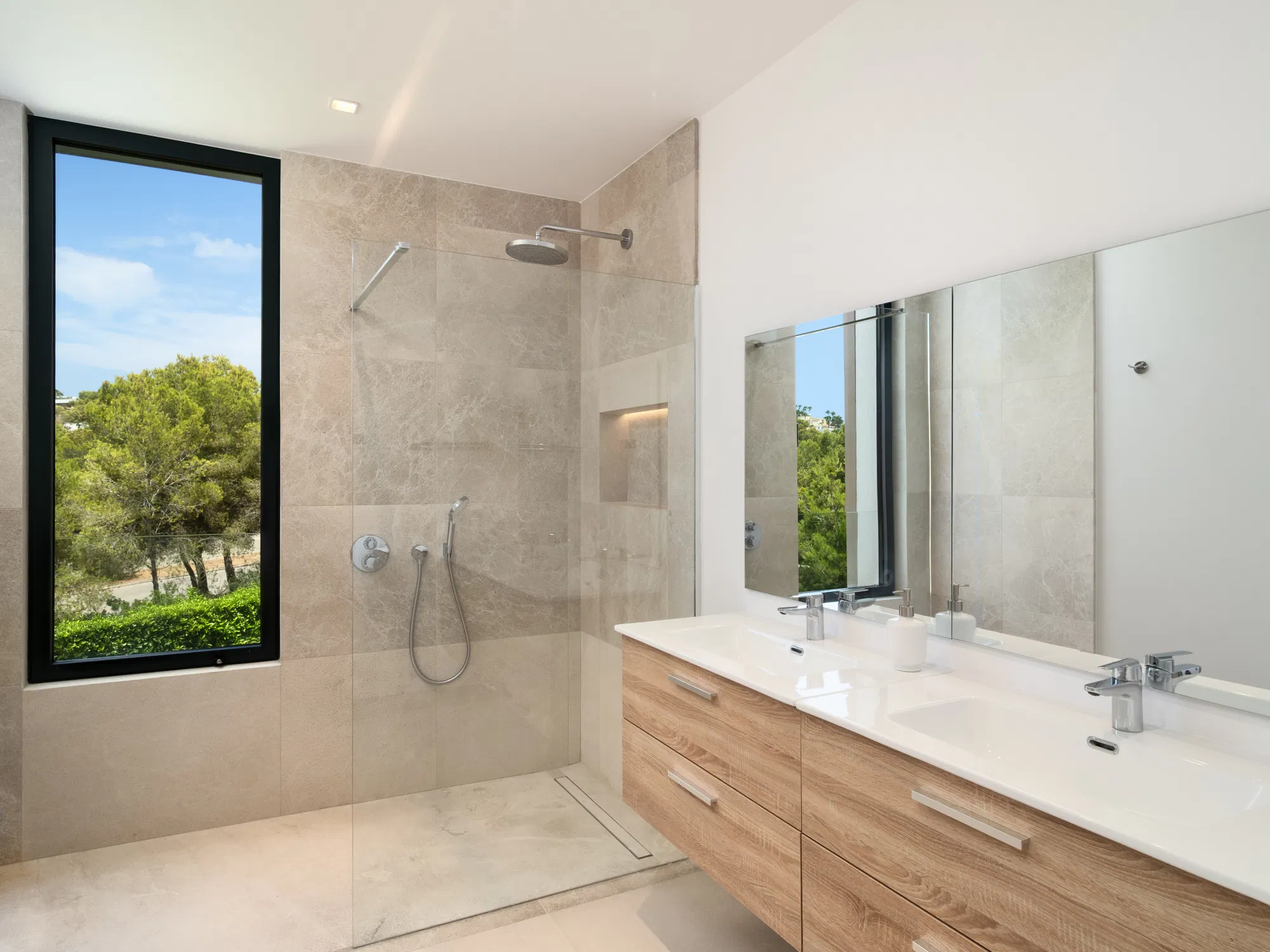 Modern apartment in sought-after community in Nova Santa Ponsa-9