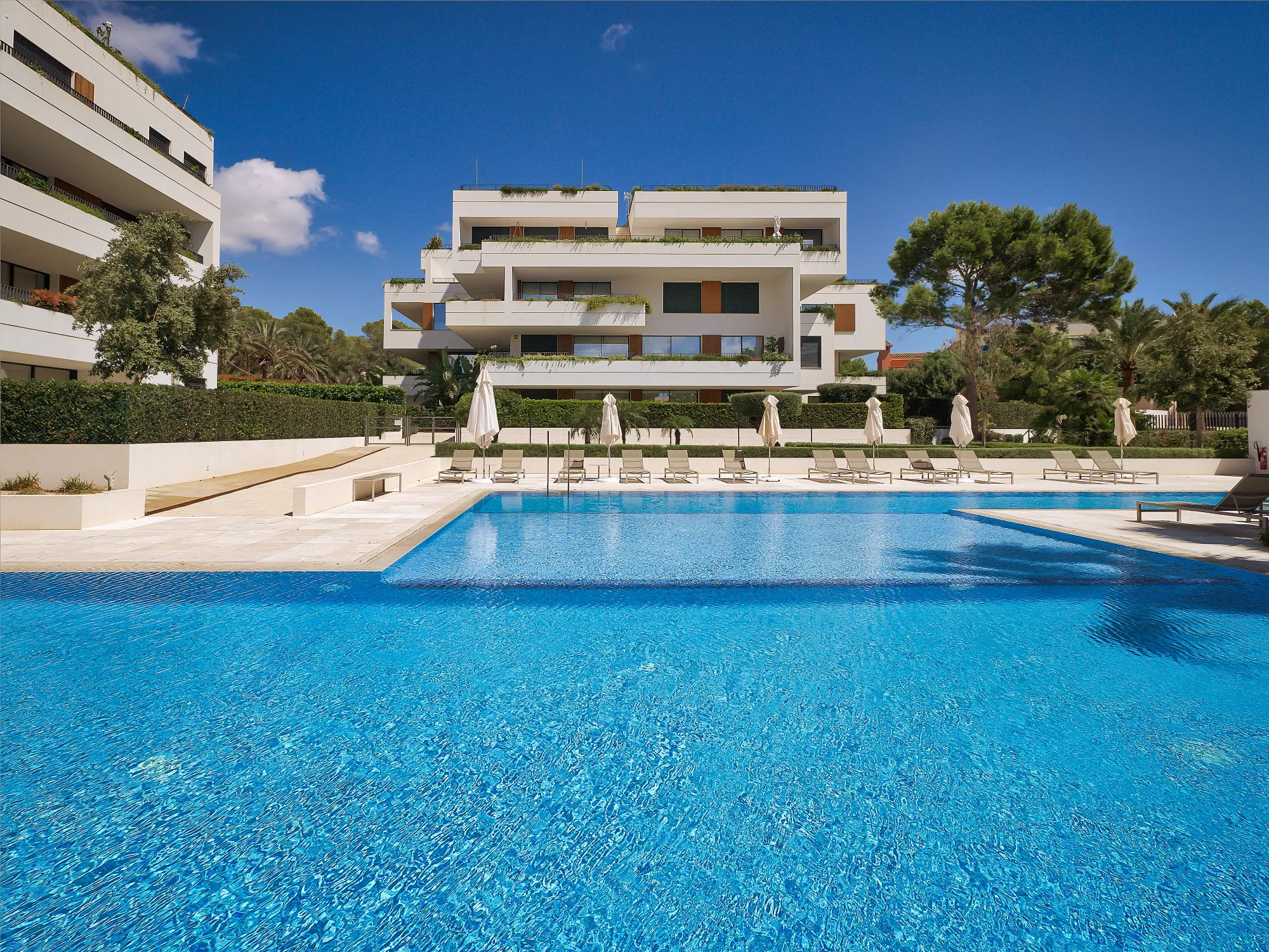 Modern apartment in sought-after community in Nova Santa Ponsa-1