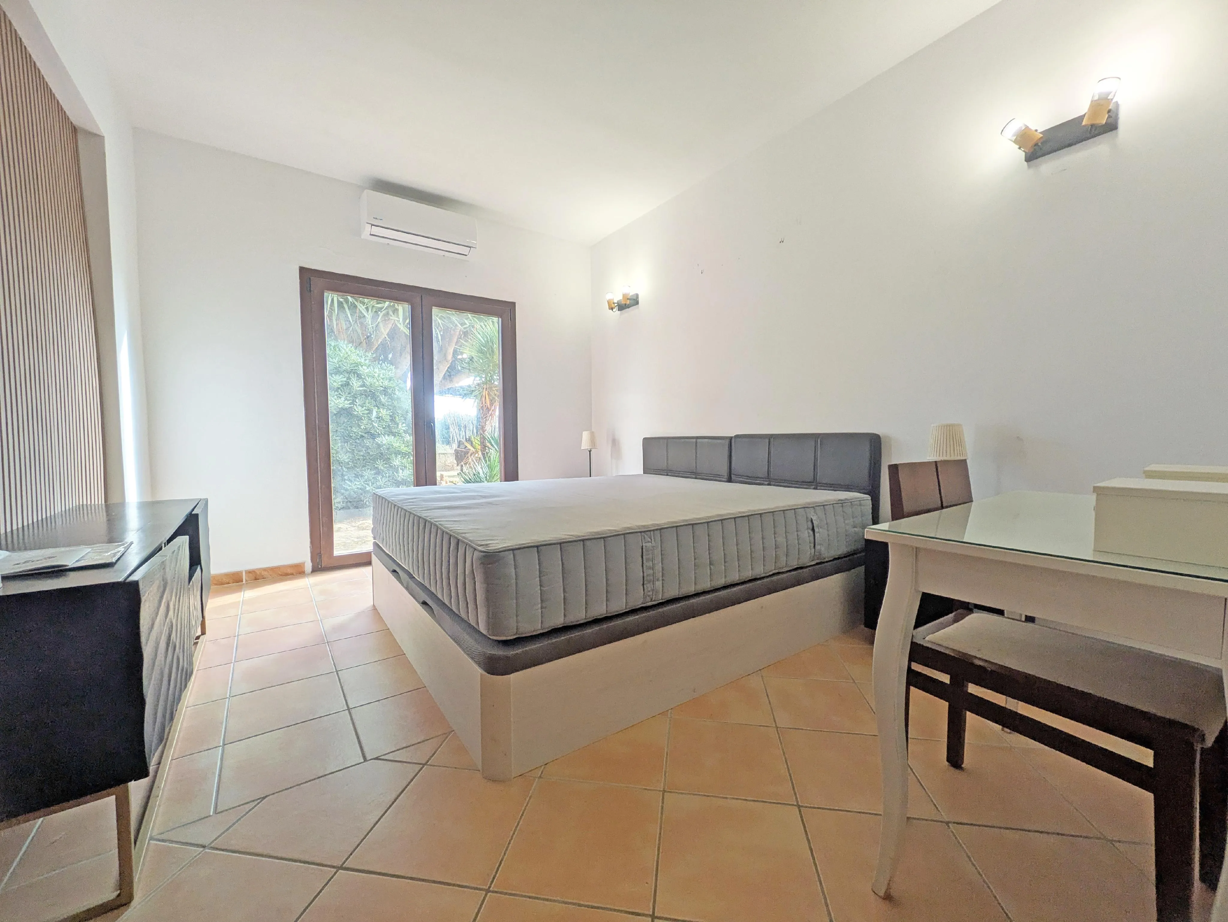 Charming Ground floor with pool and garden-9