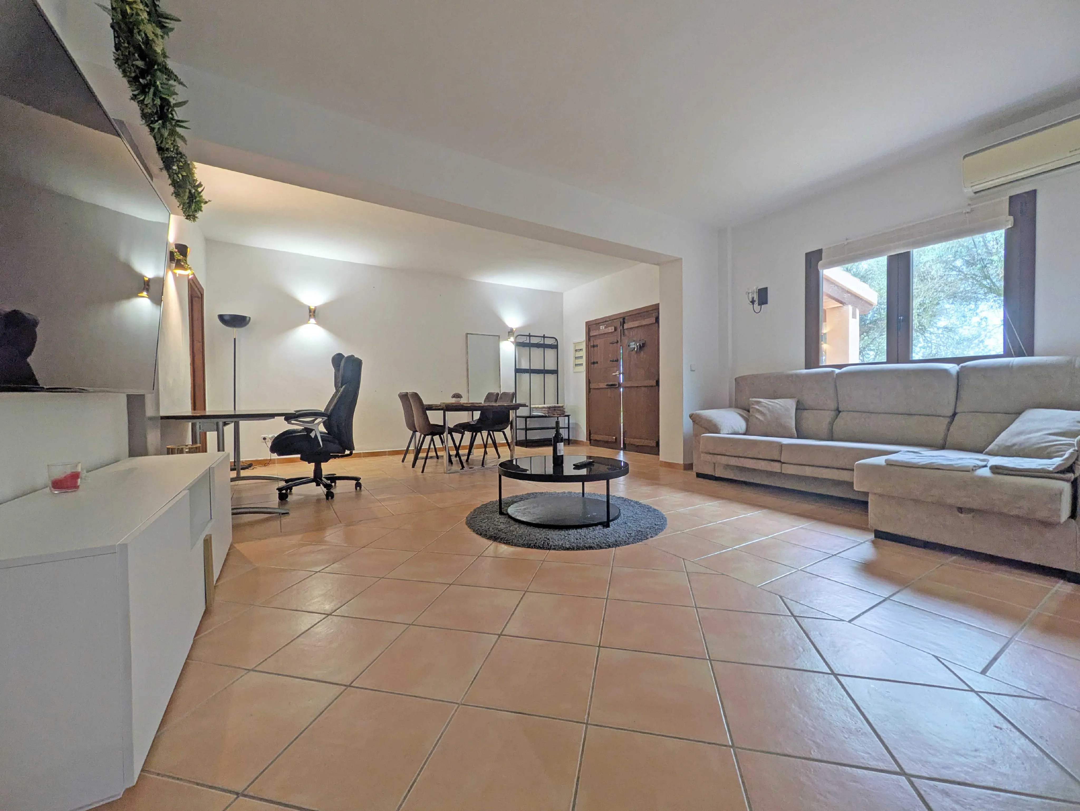 Charmant appartement op de begane grond met zwembad en tuin-4