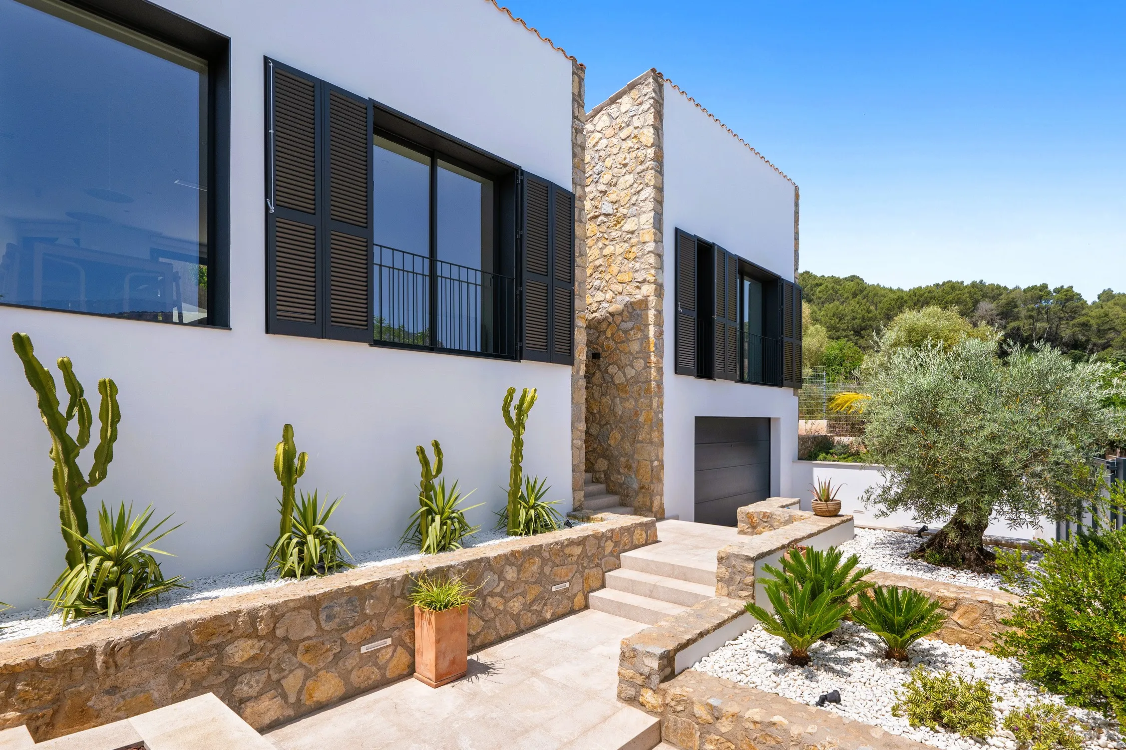 Modern xalet independent amb espectaculars vistes a la muntanya a Esporles-1