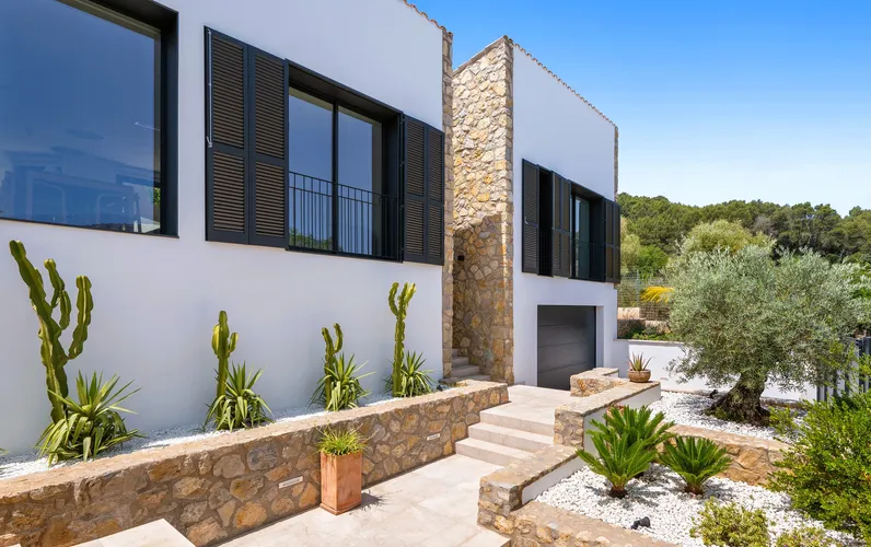 Modern xalet independent amb espectaculars vistes a la muntanya a Esporles