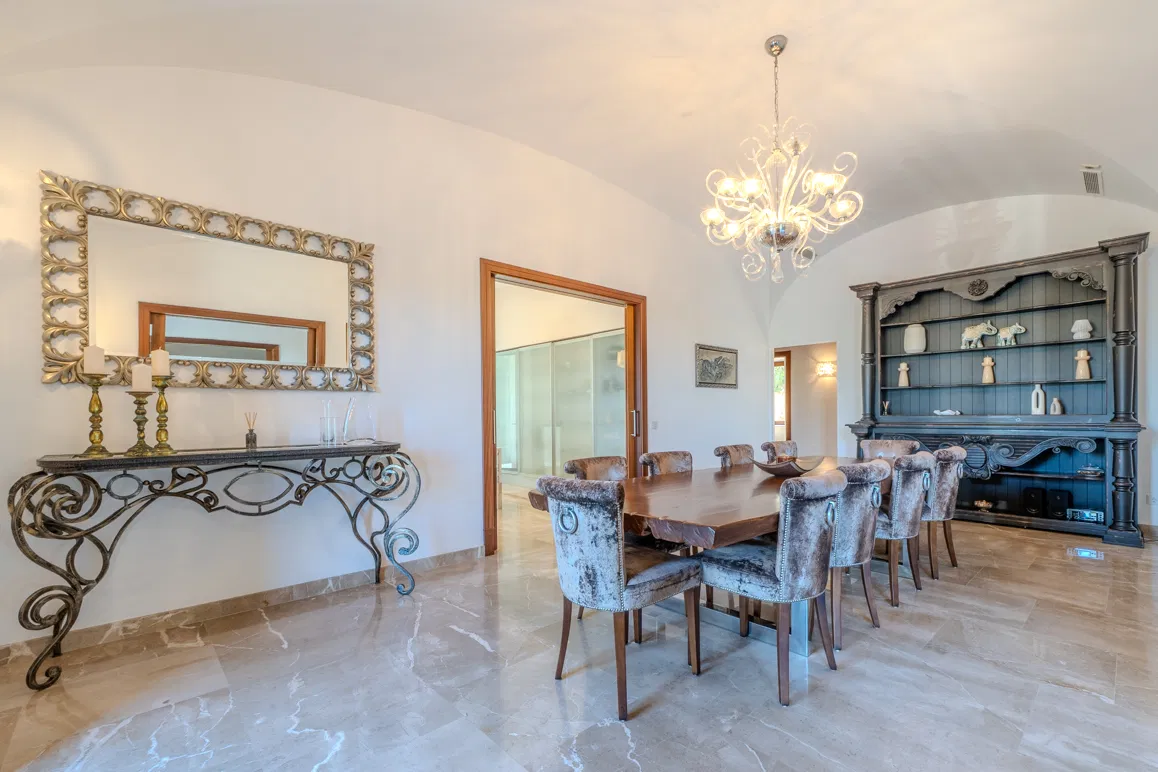 Finca with panoramic views of mountains and sea-9