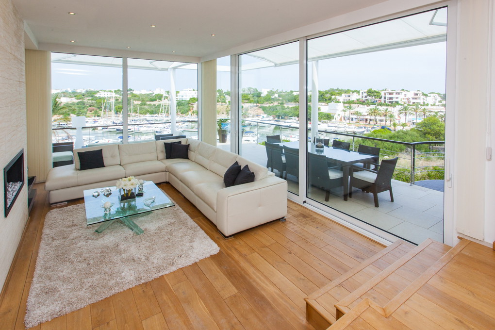 Dreamlike villa with pool, overlooking the marina-5