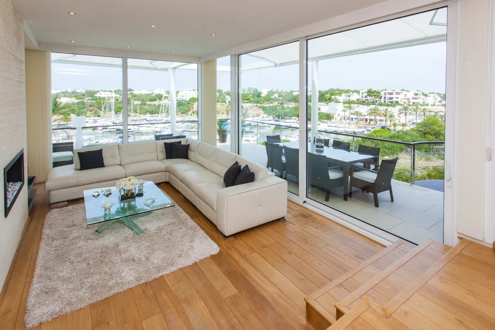 Dreamlike villa with pool, overlooking the marina-5