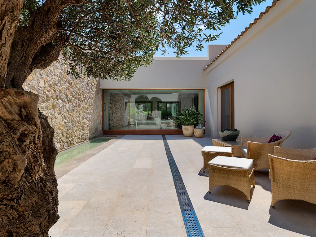 Modern, self-sufficient Mediterranean finca in Calvià-19