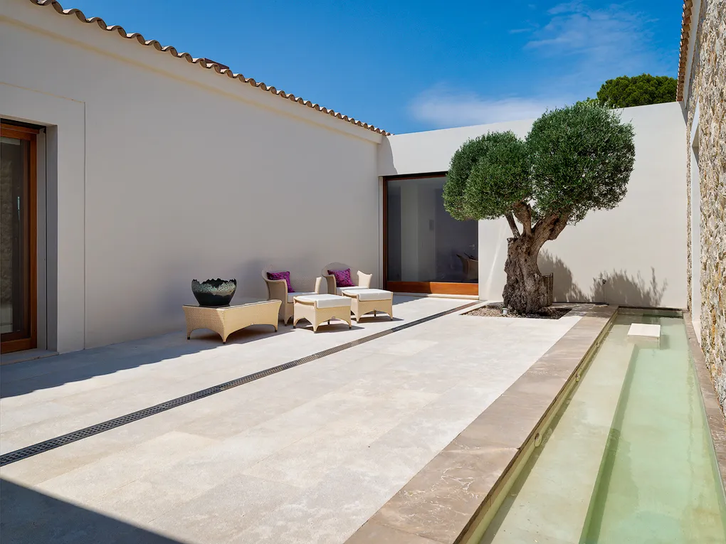 Modern, self-sufficient Mediterranean finca in Calvià-18