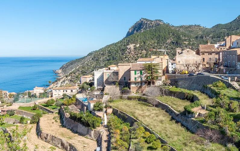 19th Century Village House to Renovate in Banyalbufar