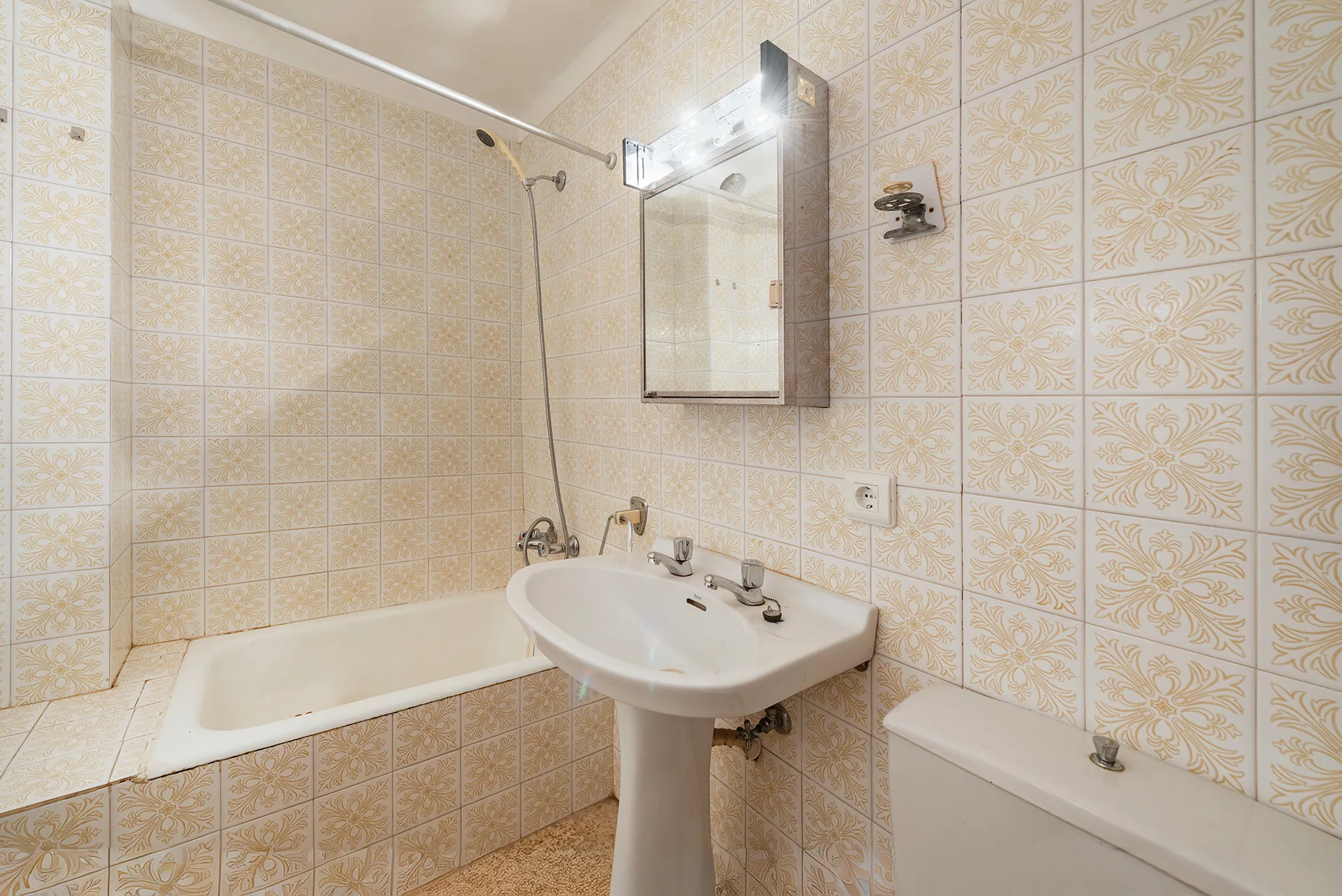 19th Century Village House to Renovate in Banyalbufar-8