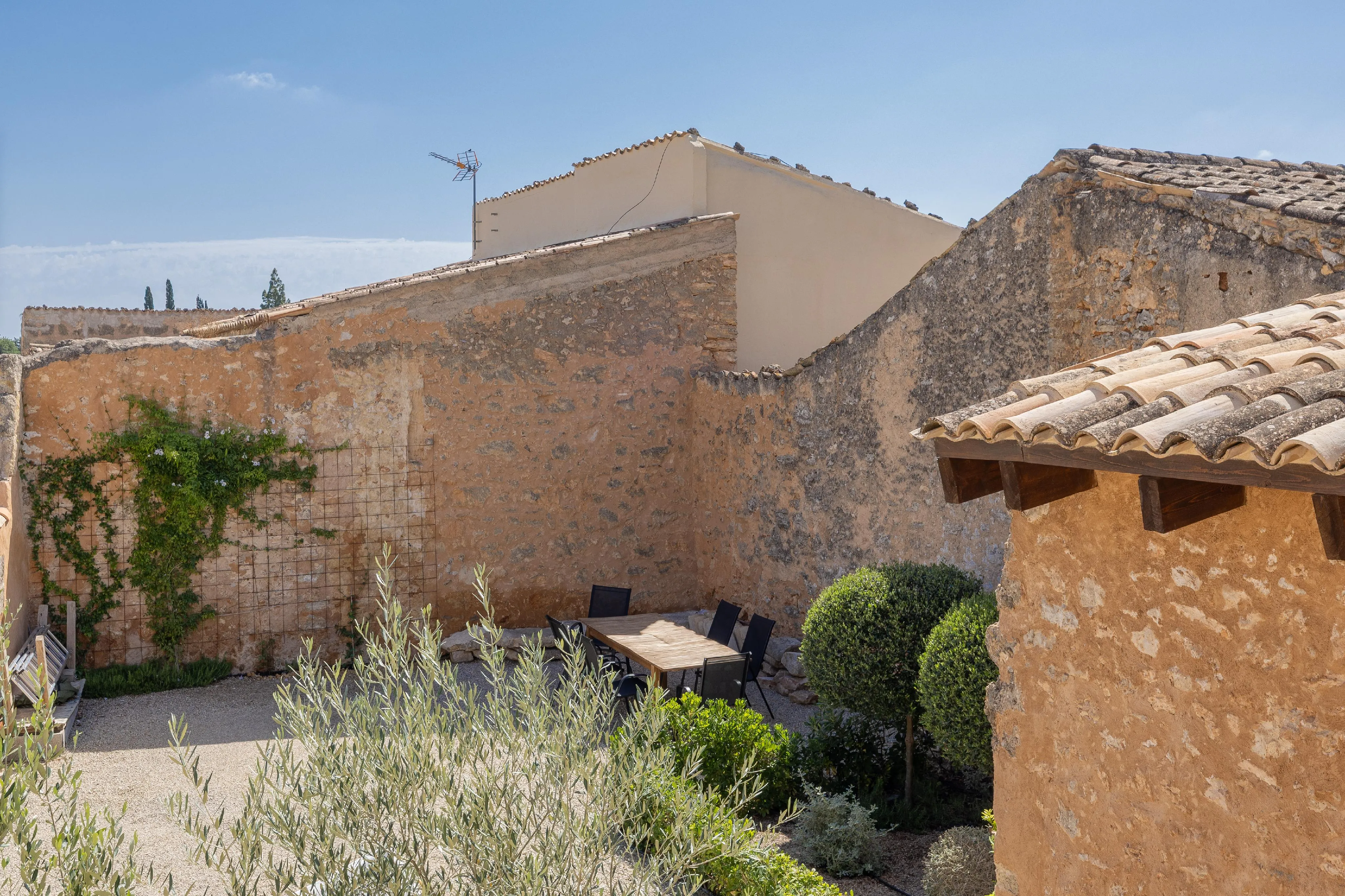 Charmerende og renoveret landsbyhus i Biniali-19