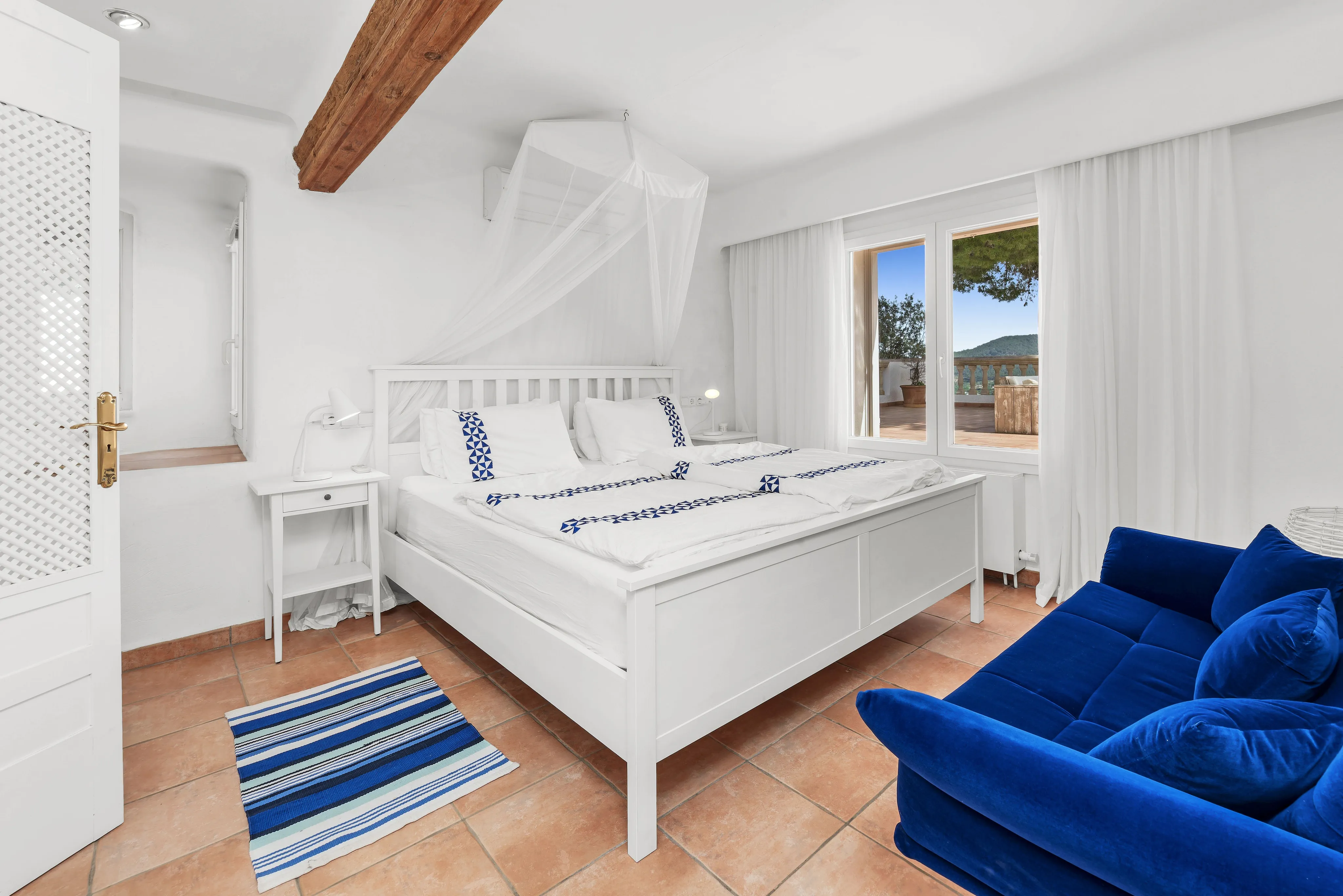 Mediterranean villa with panoramic views and partial harbour views-19