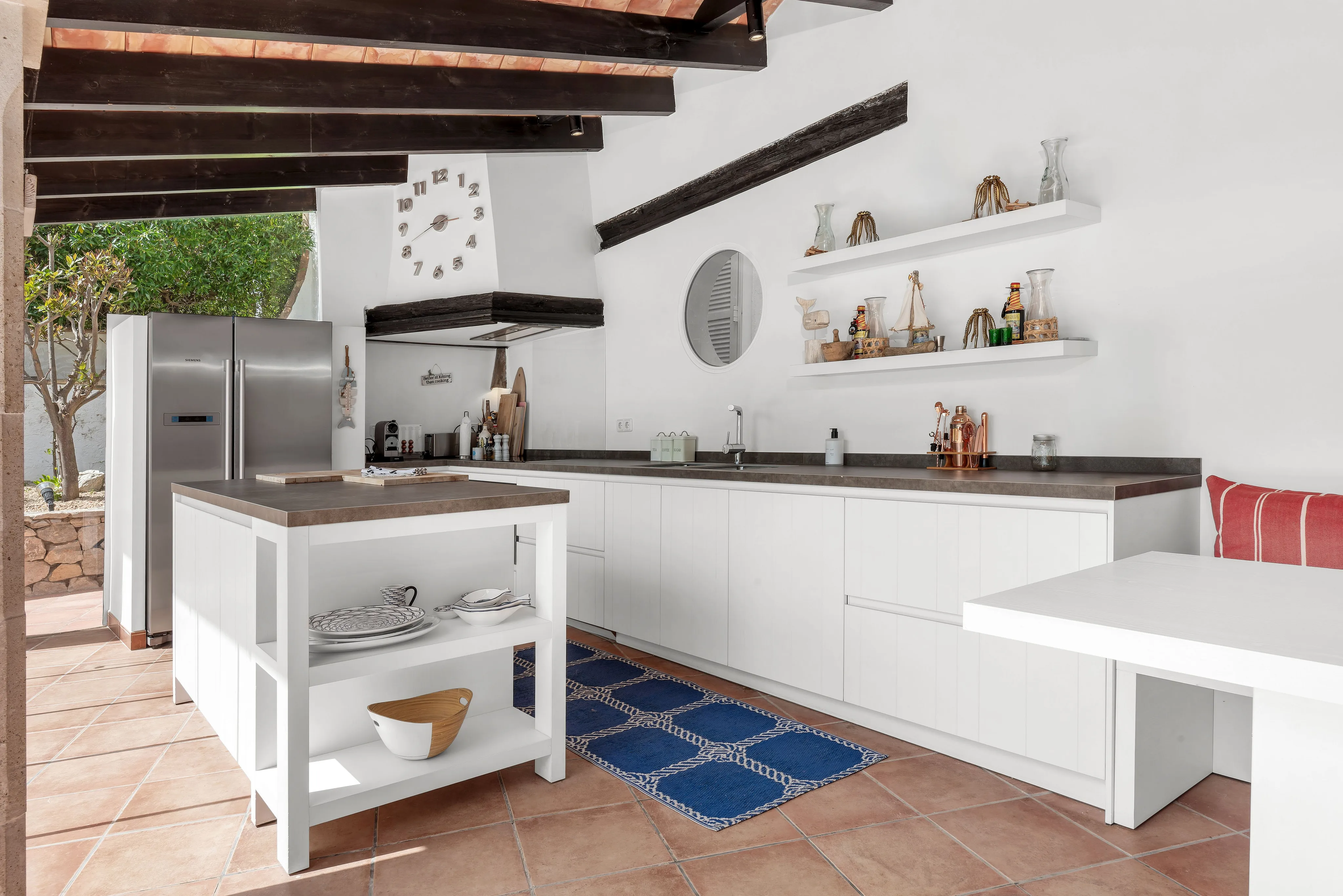 Mediterranean villa with panoramic views and partial harbour views-10