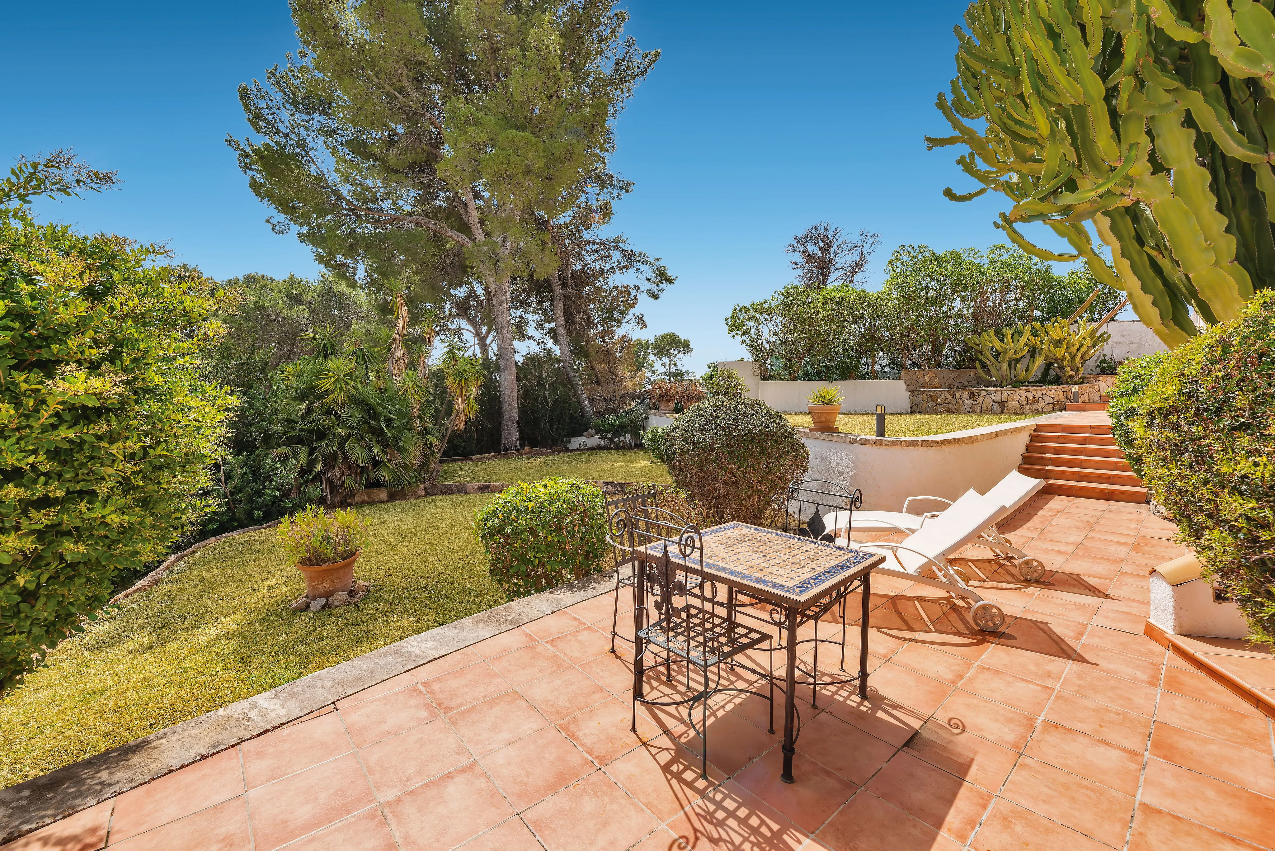 Mediterranean villa with panoramic views and partial harbour views-16