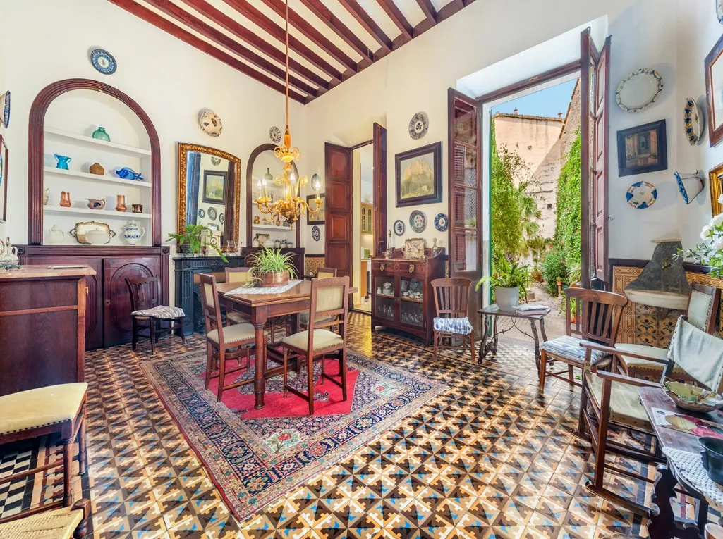 Extraordinary house in Sóller with garage and garden-5