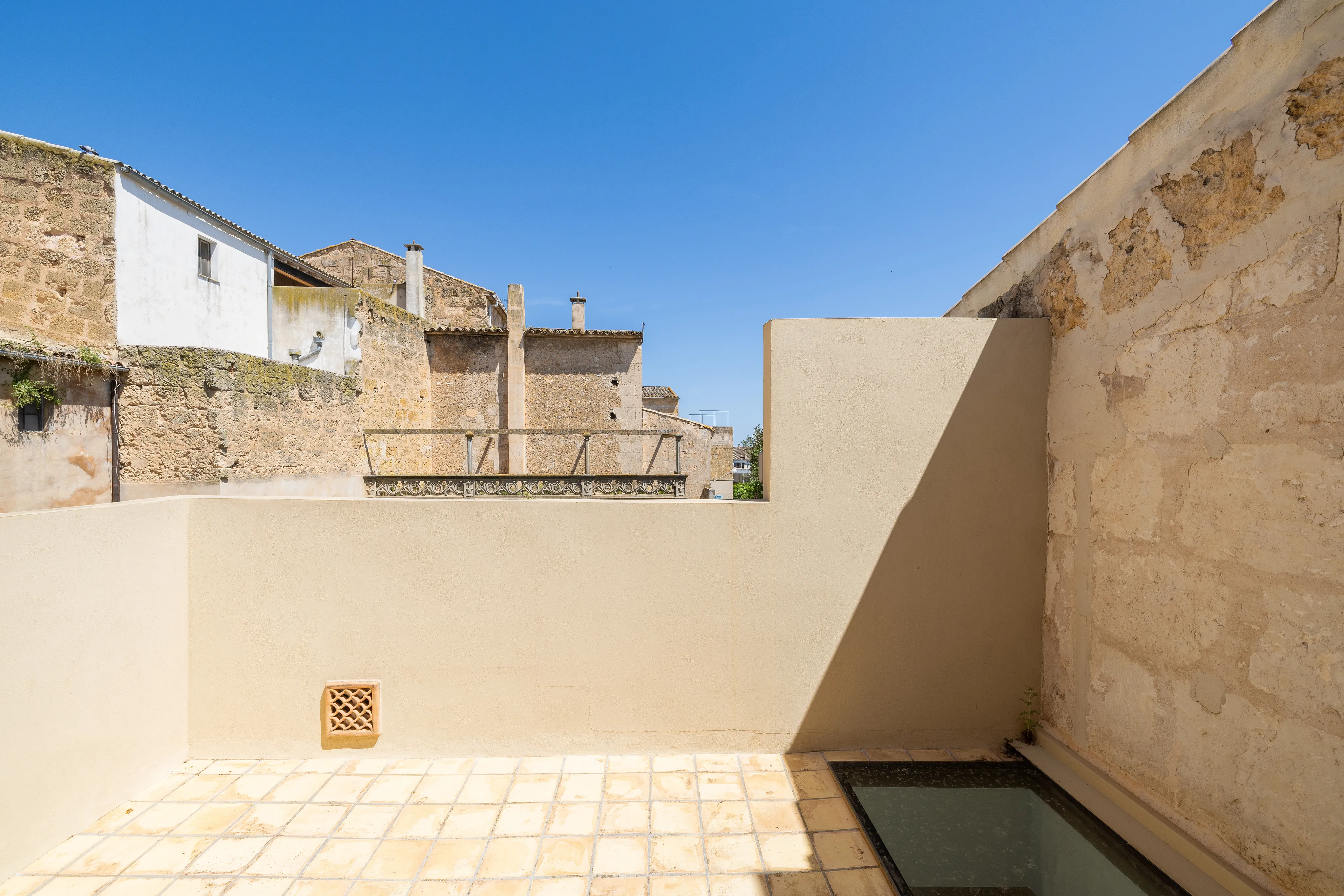 Incantevole casa a schiera con piscina e di facile manutenzione-17