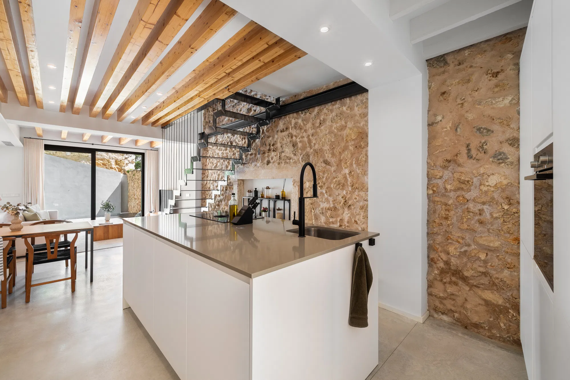 Charming Townhouse with a pool and easy maintenance-4