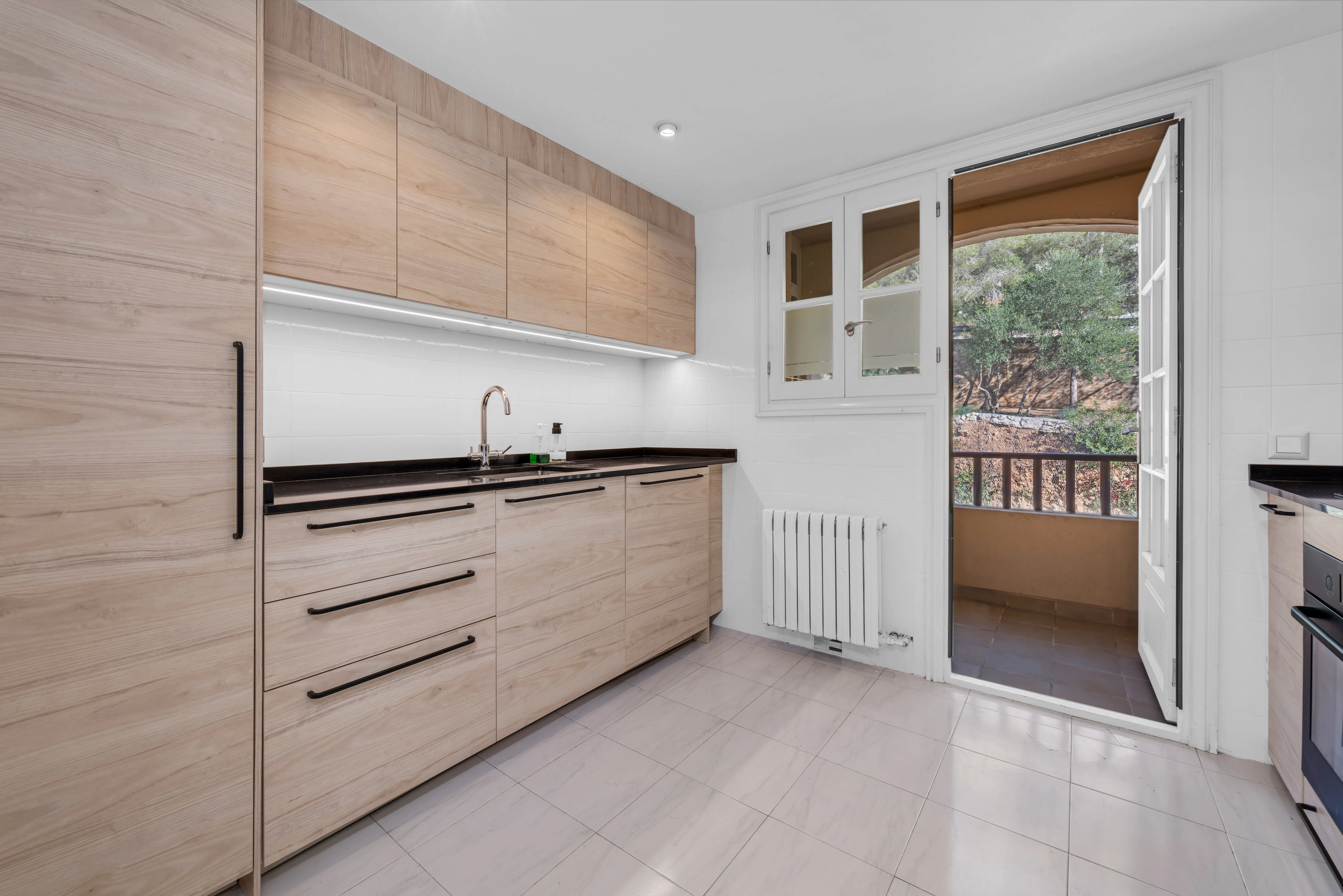 Fantastic two-bedroom apartment in an exclusive location-8