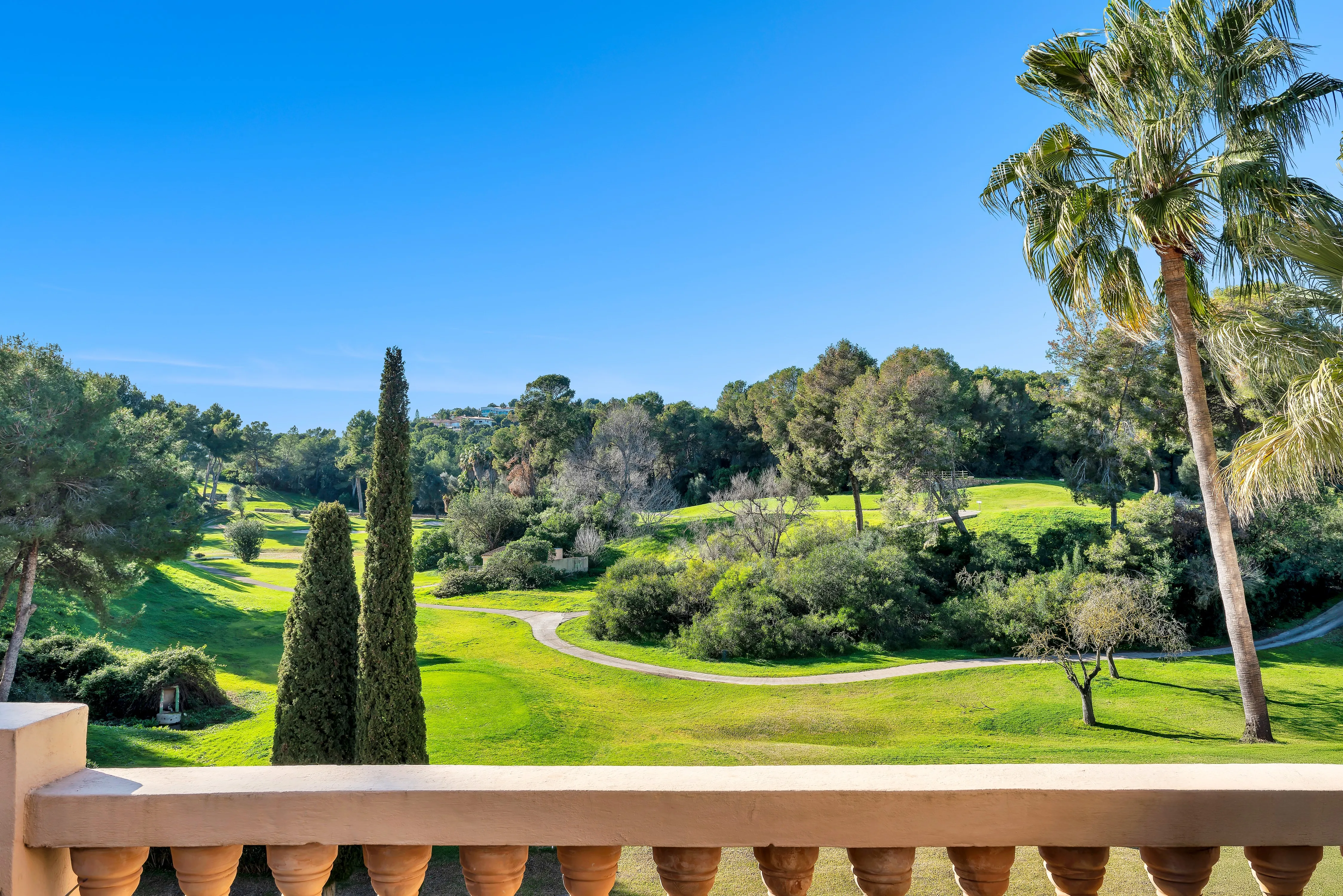 Fantastic two-bedroom apartment in an exclusive location-2