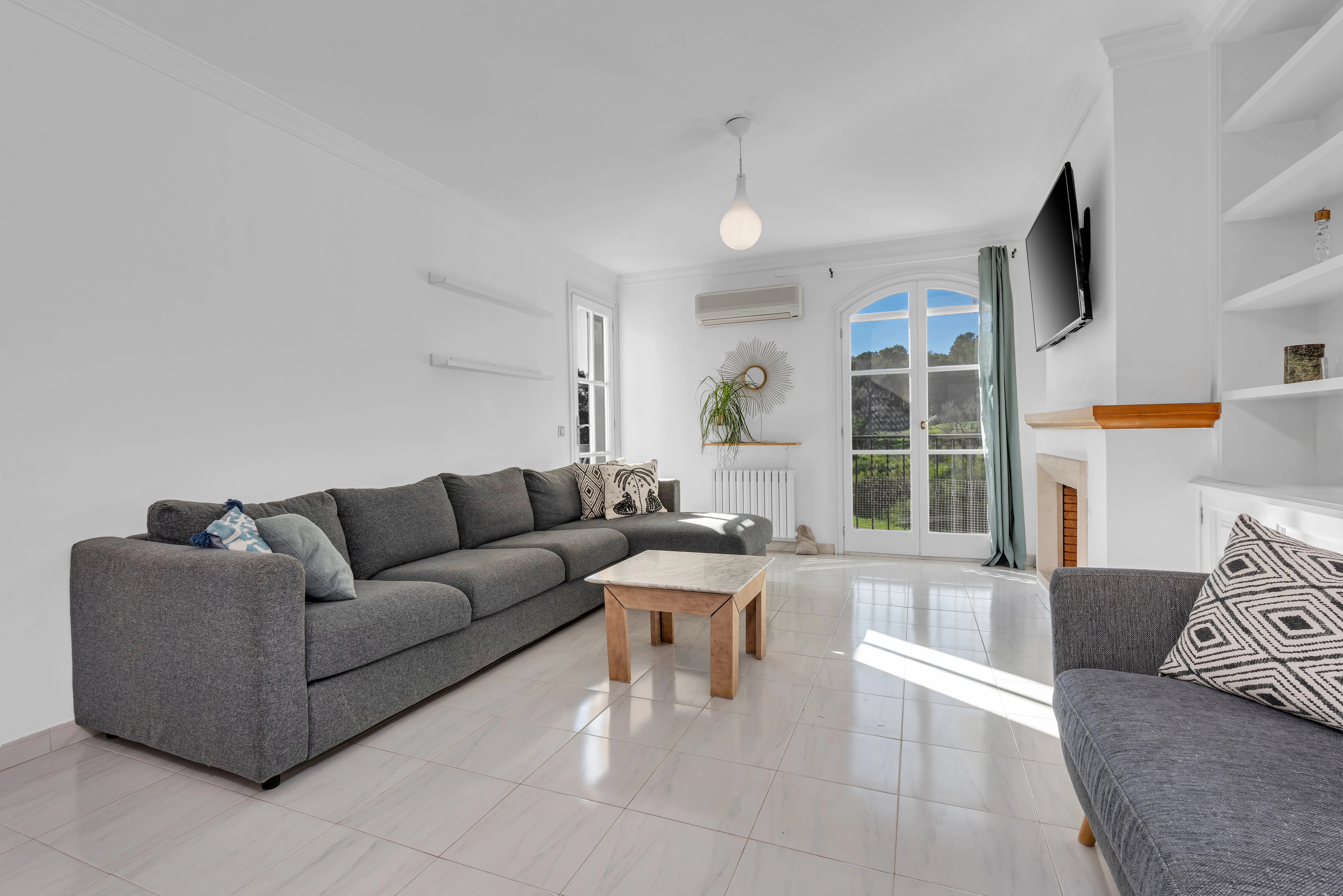 Fantastic two-bedroom apartment in an exclusive location-3