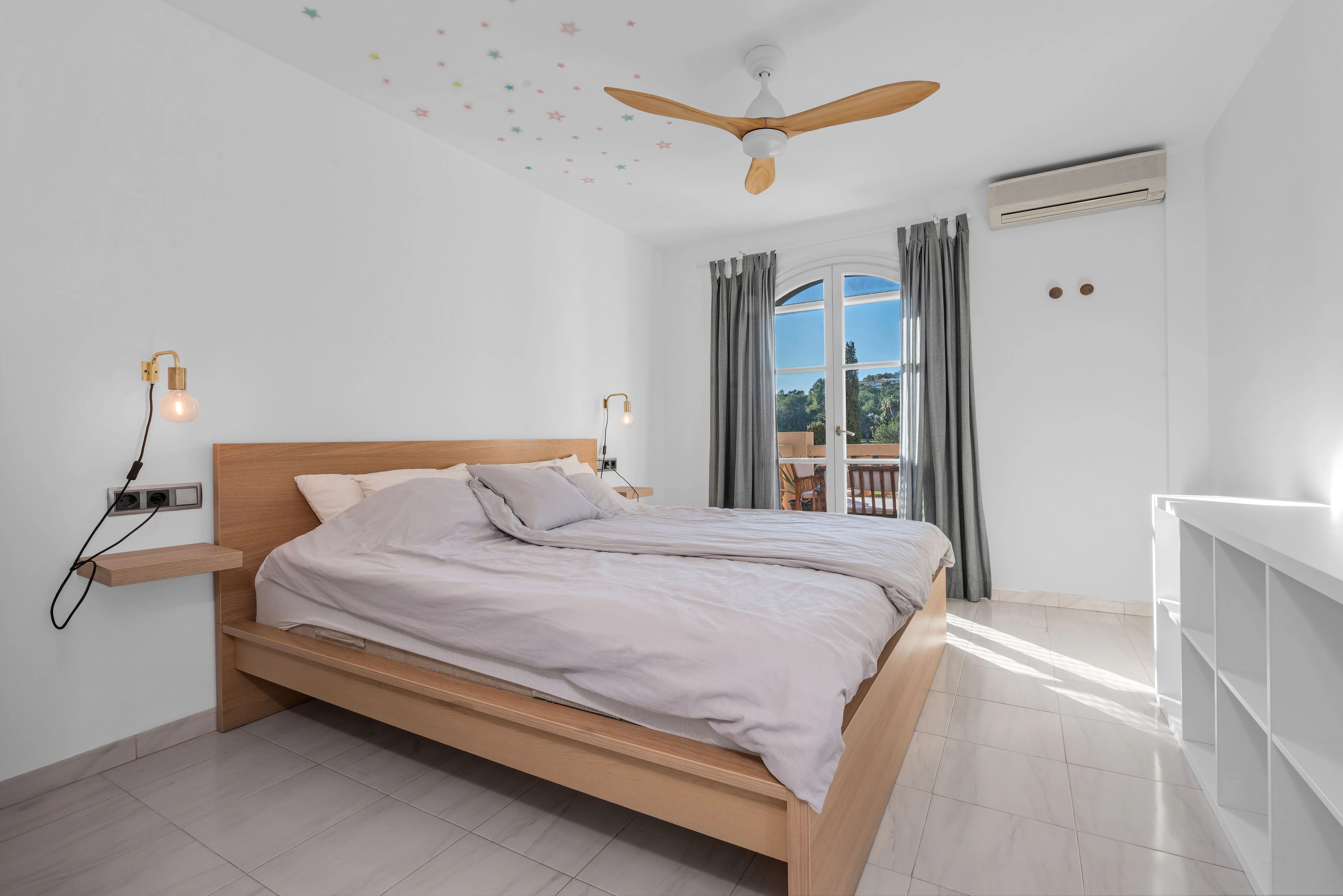 Fantastic two-bedroom apartment in an exclusive location-9