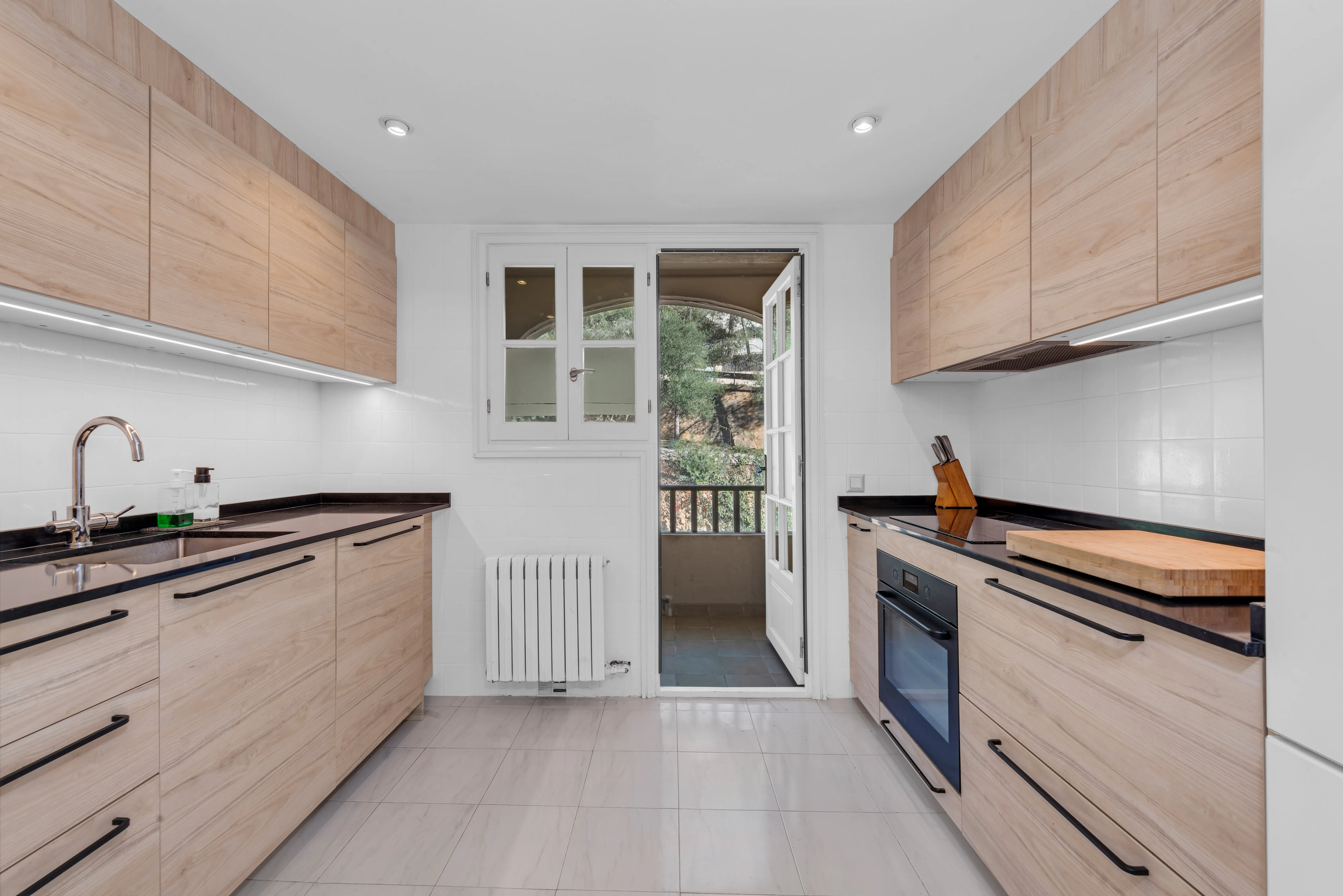 Fantastic two-bedroom apartment in an exclusive location-7