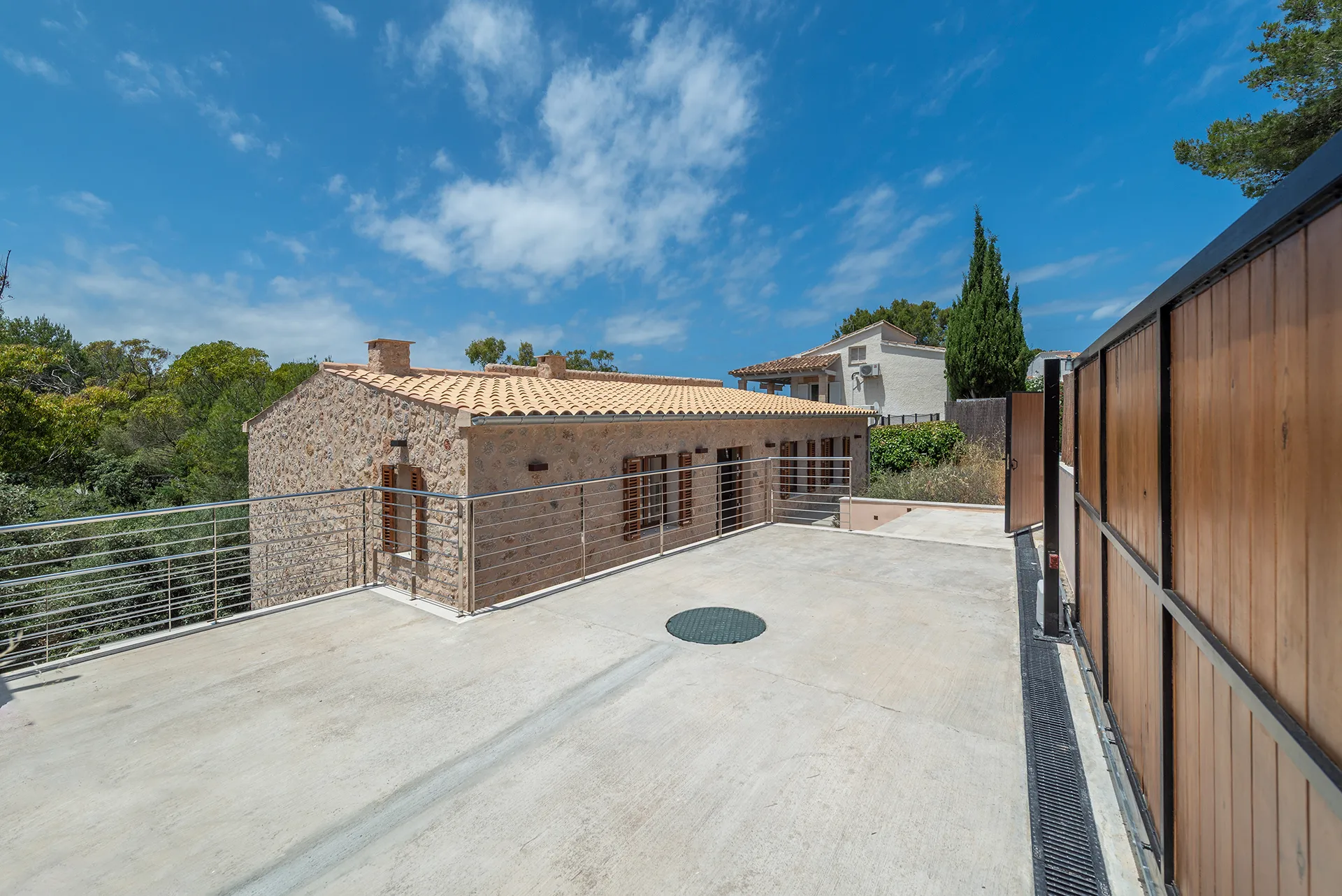 Villa de nueva construcción de estilo tradicional cerca del mar en Alcudia-20