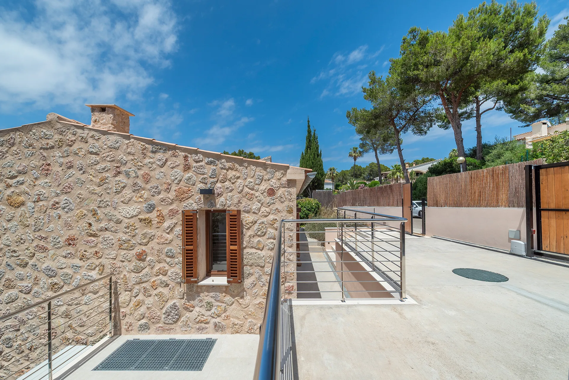 Villa de nueva construcción de estilo tradicional cerca del mar en Alcudia-6