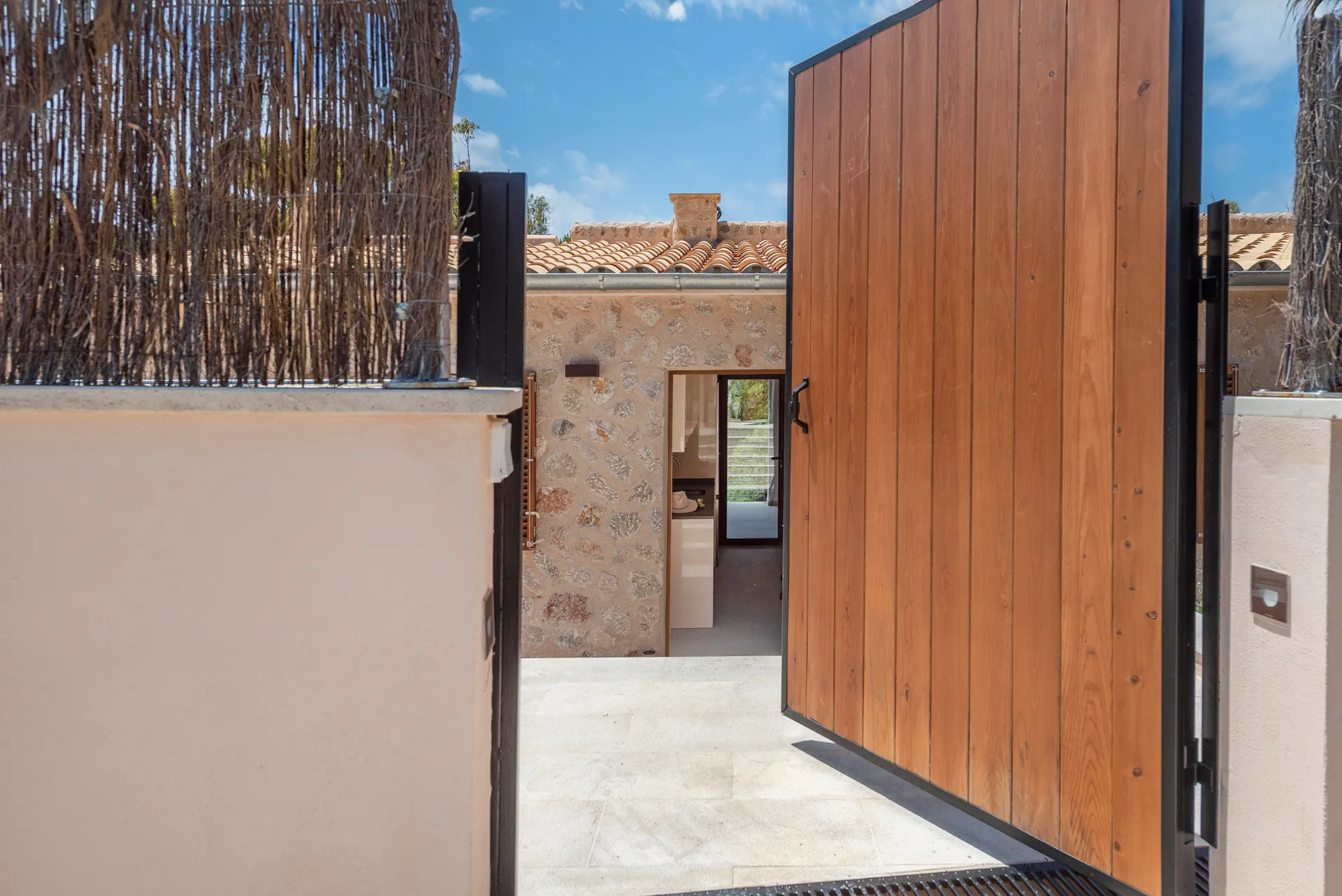 Villa de nueva construcción de estilo tradicional cerca del mar en Alcudia-2