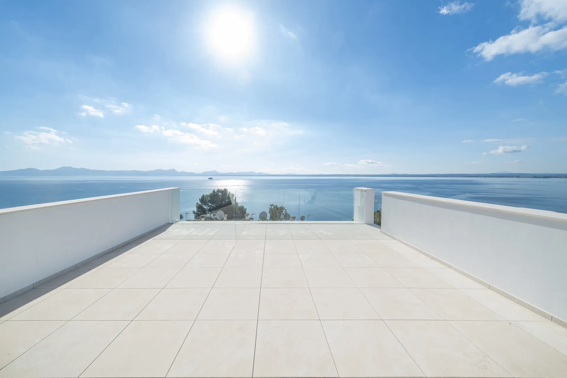 Great opportunity to acquire a modern high-quality villa in Alcanada, Mallorca-32