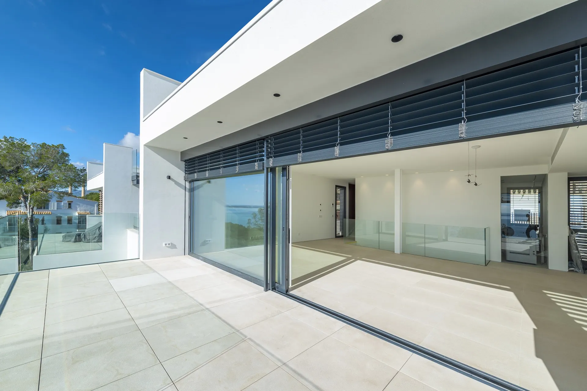 Great opportunity to acquire a modern high-quality villa in Alcanada, Mallorca-13