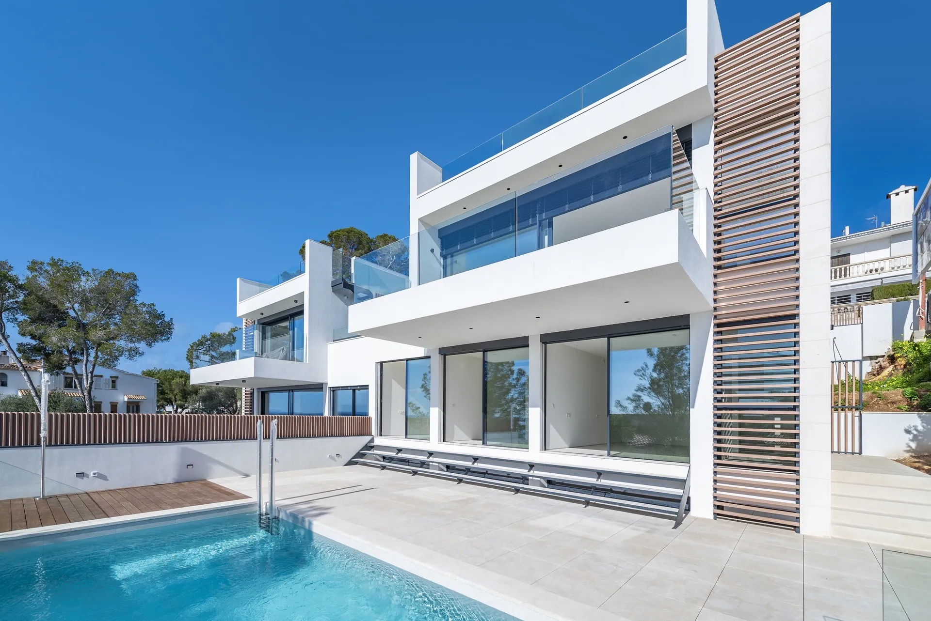 Great opportunity to acquire a modern high-quality villa in Alcanada, Mallorca-2