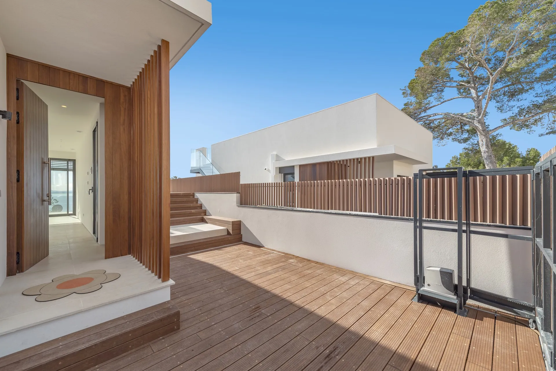 Great opportunity to acquire a modern high-quality villa in Alcanada, Mallorca-25