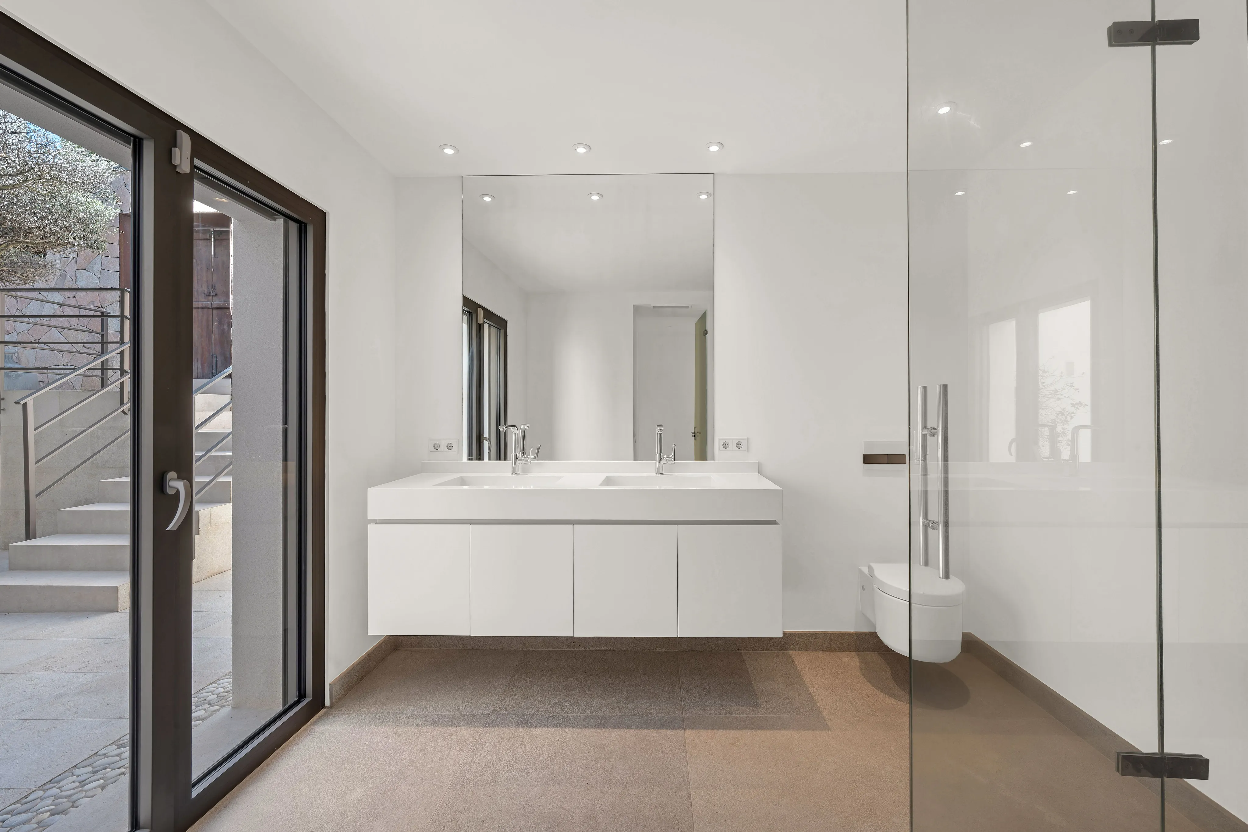 Frontline golf villa with sea views in Bendinat-15