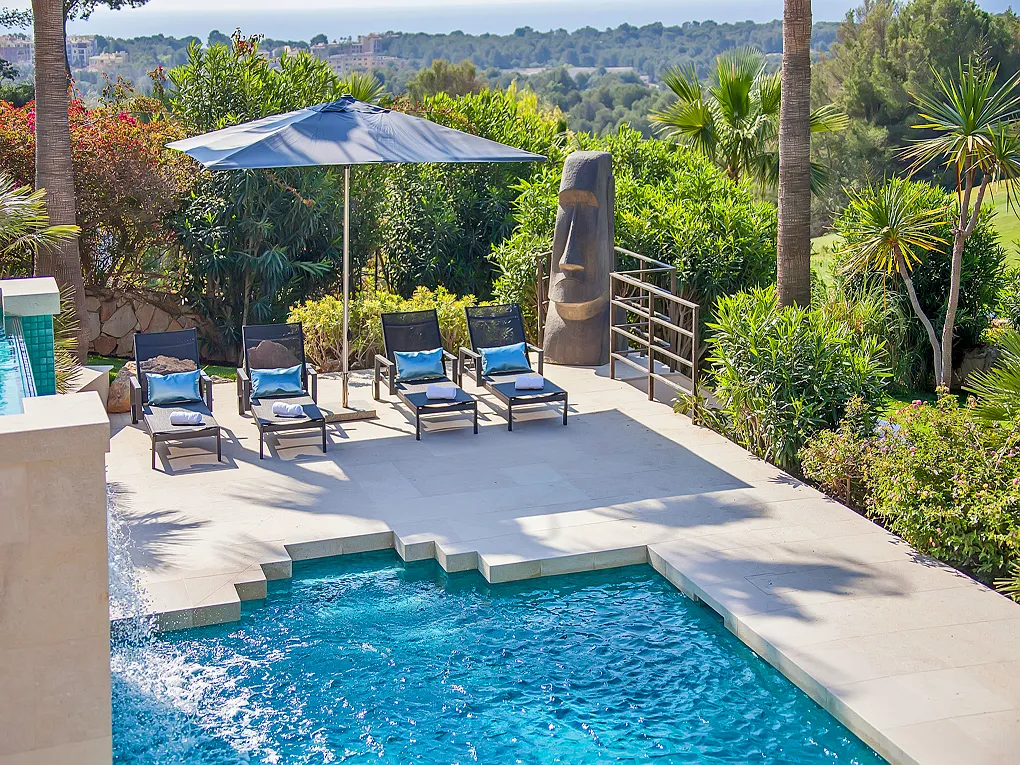 Frontline golf villa with sea views in Bendinat-4