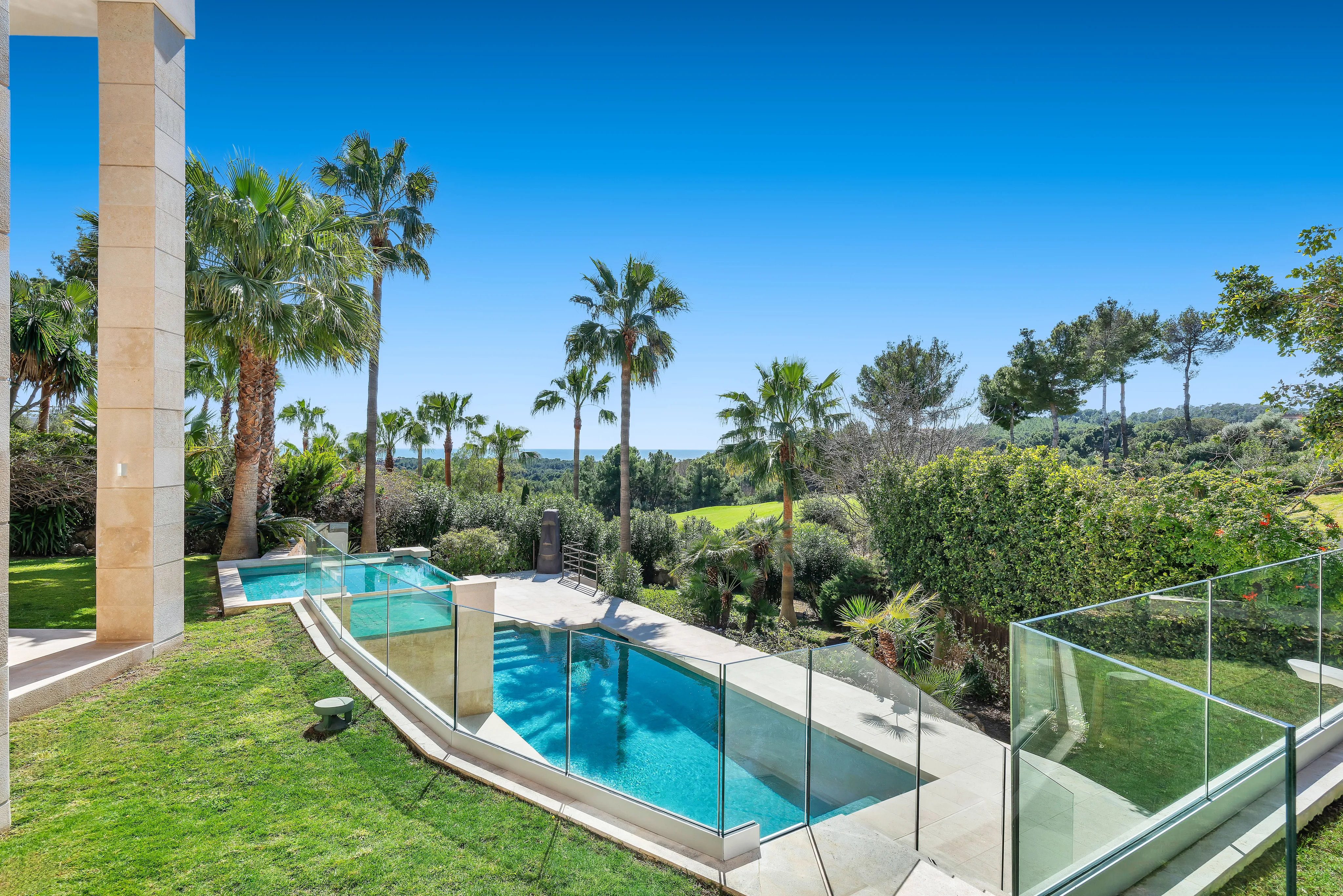 Frontline golf villa with sea views in Bendinat-18