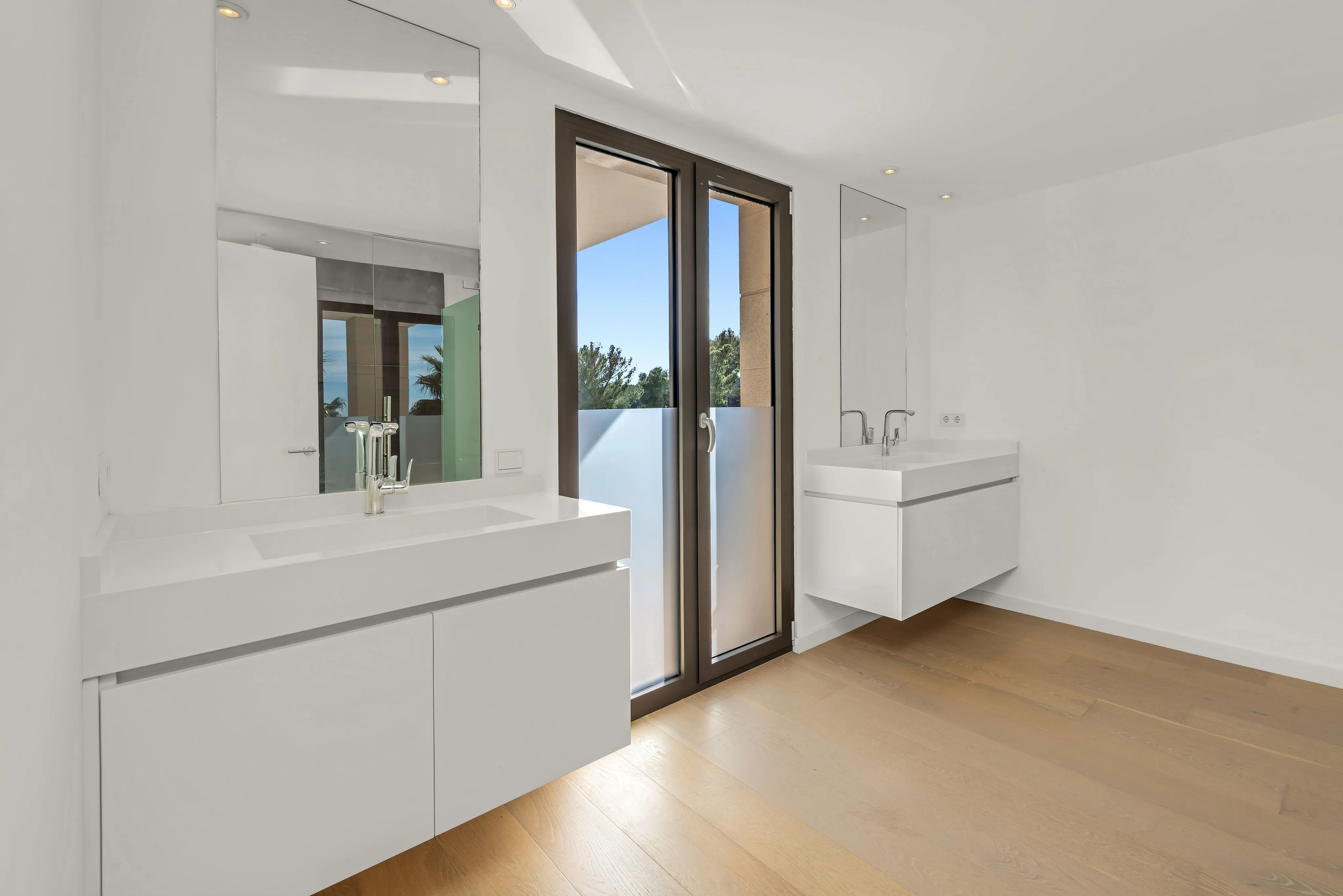 Frontline golf villa with sea views in Bendinat-13