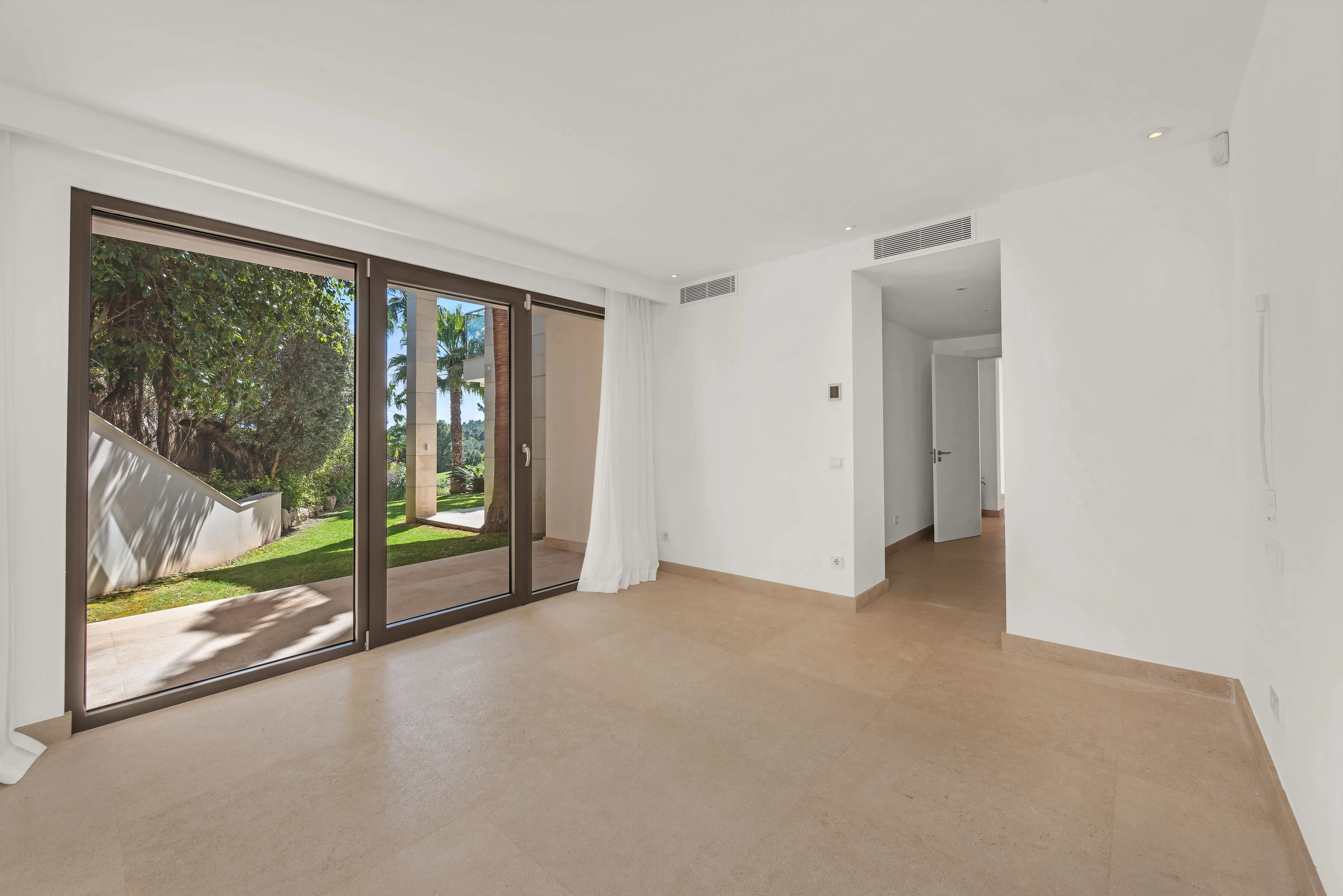 Frontline golf villa with sea views in Bendinat-16