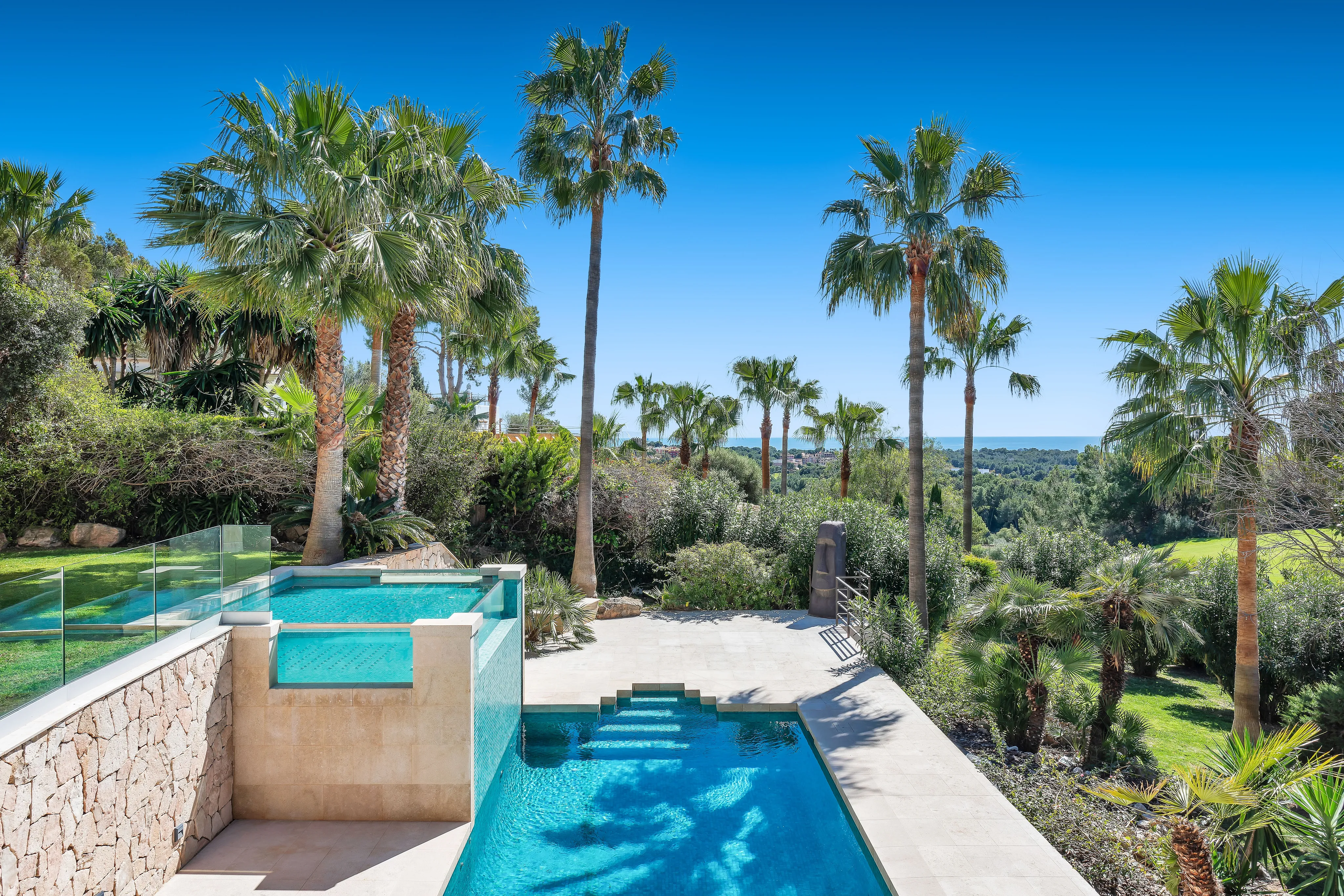 Frontline golf villa with sea views in Bendinat-1