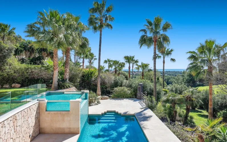 Frontline golf villa with sea views in Bendinat