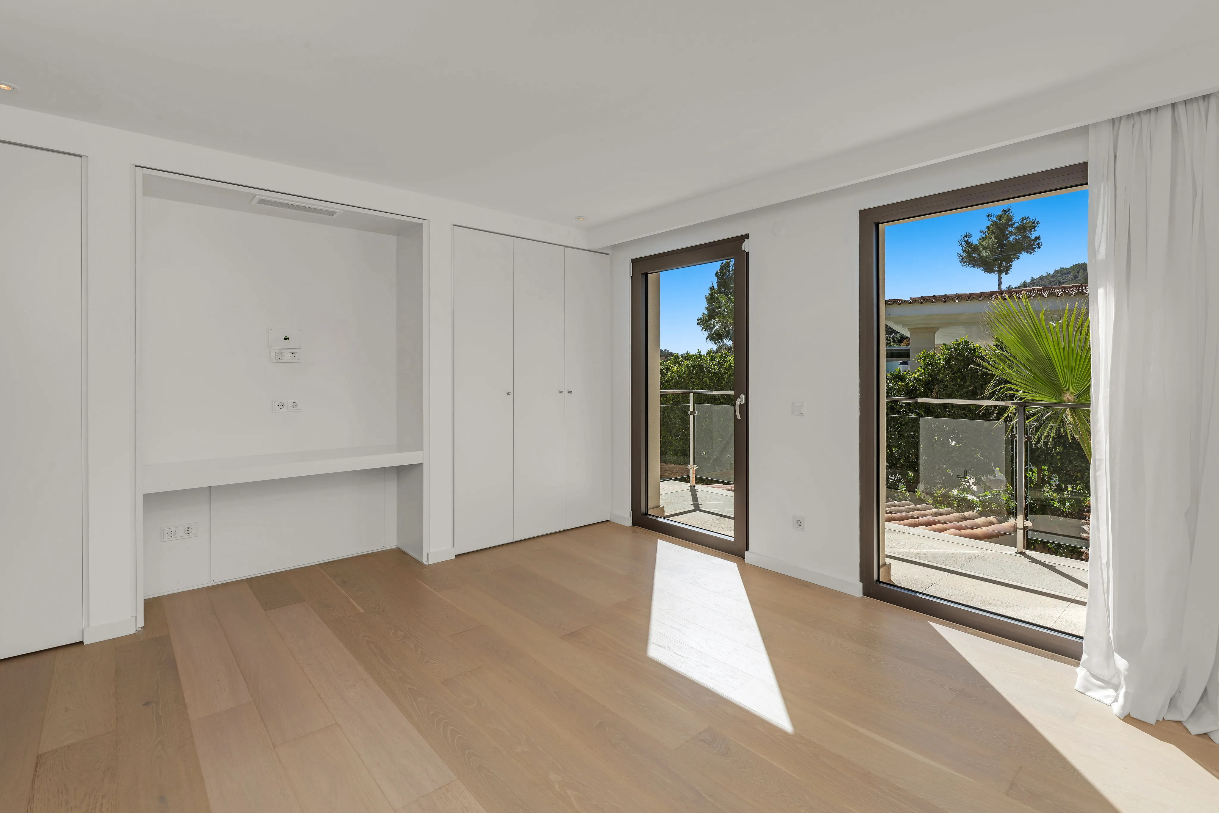 Frontline golf villa with sea views in Bendinat-17