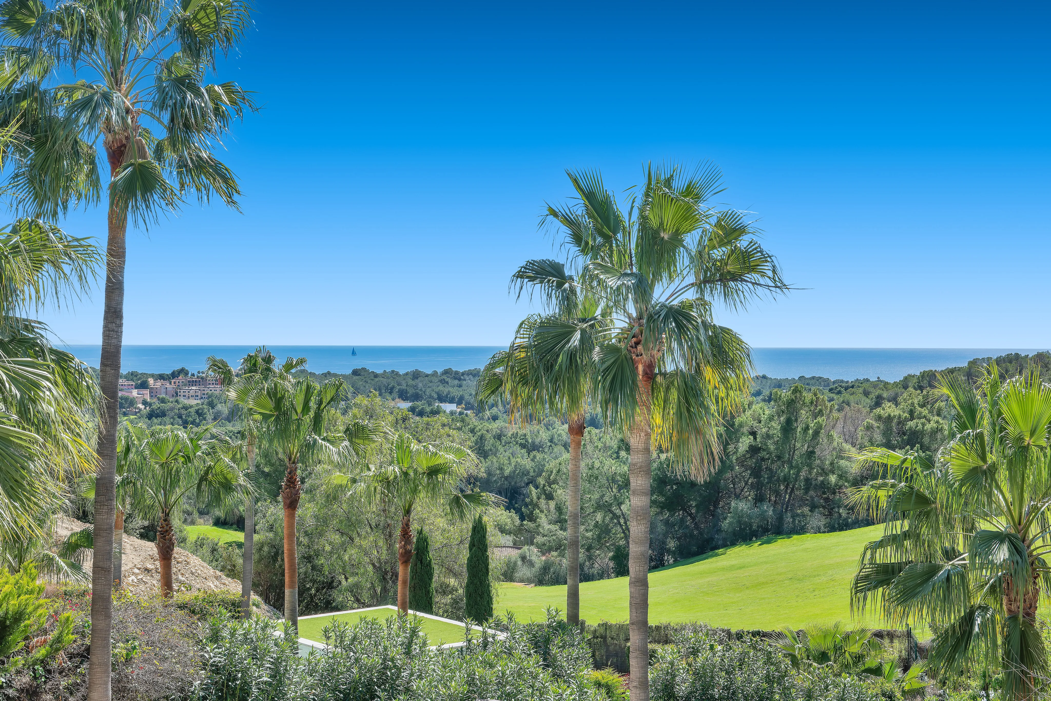 Frontline golf villa with sea views in Bendinat-21