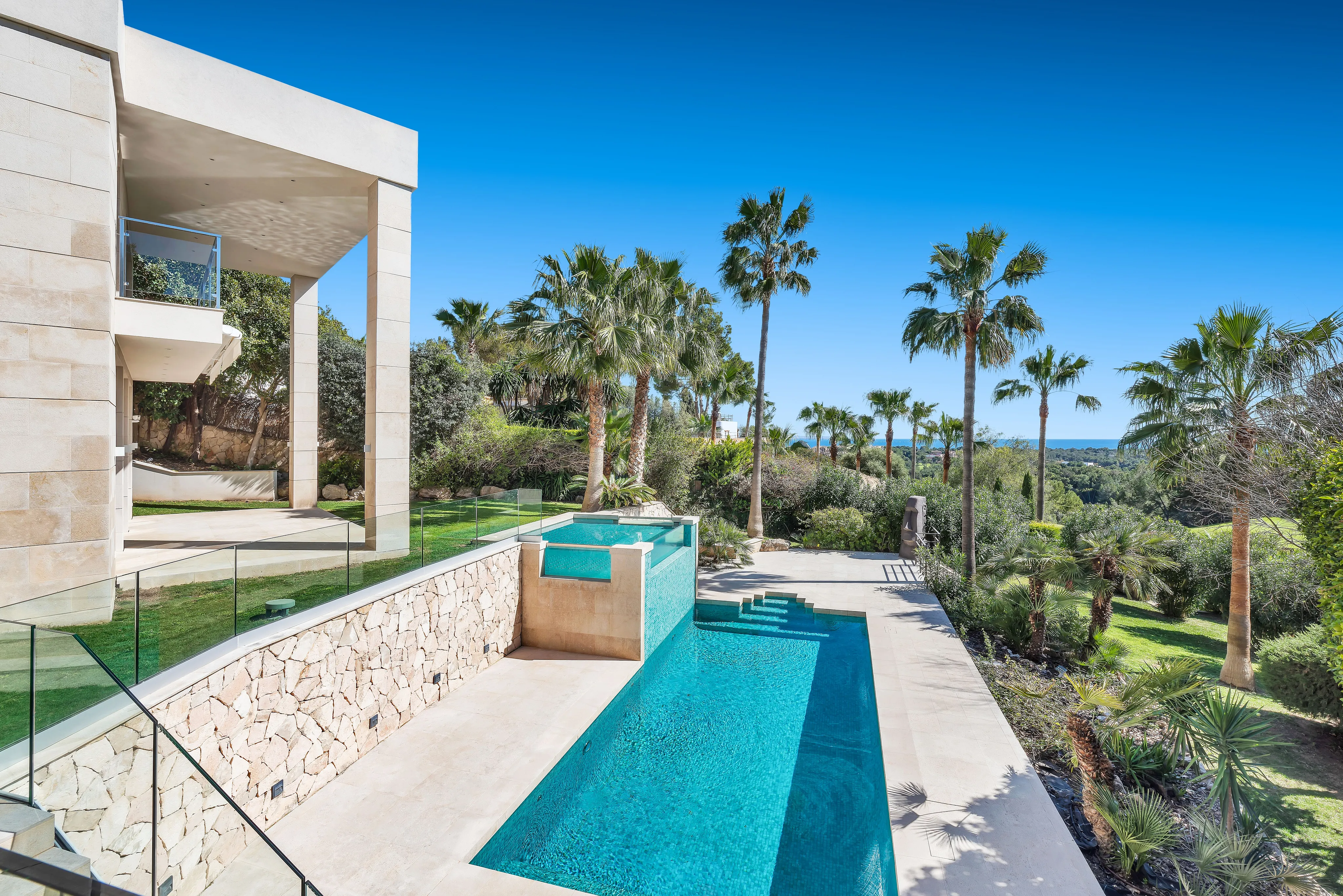 Frontline golf villa with sea views in Bendinat-3