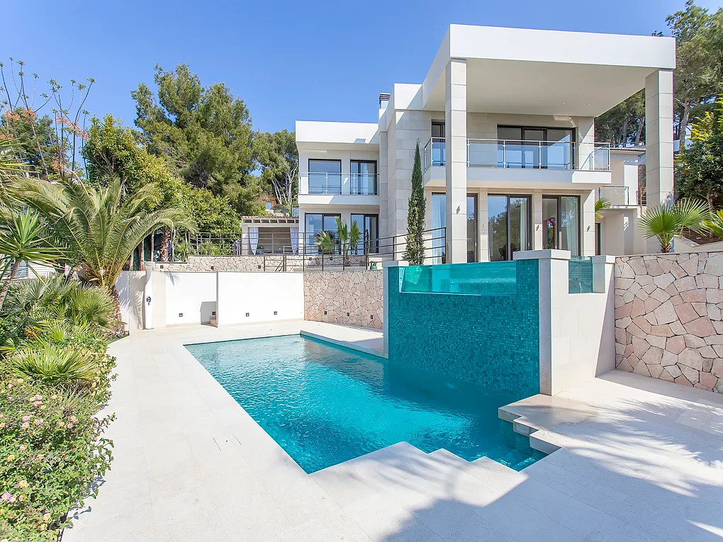 Frontline golf villa with sea views in Bendinat-2